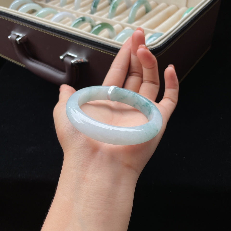 糯种飘花正圈翡翠手镯（57.7mm）（yc018719）