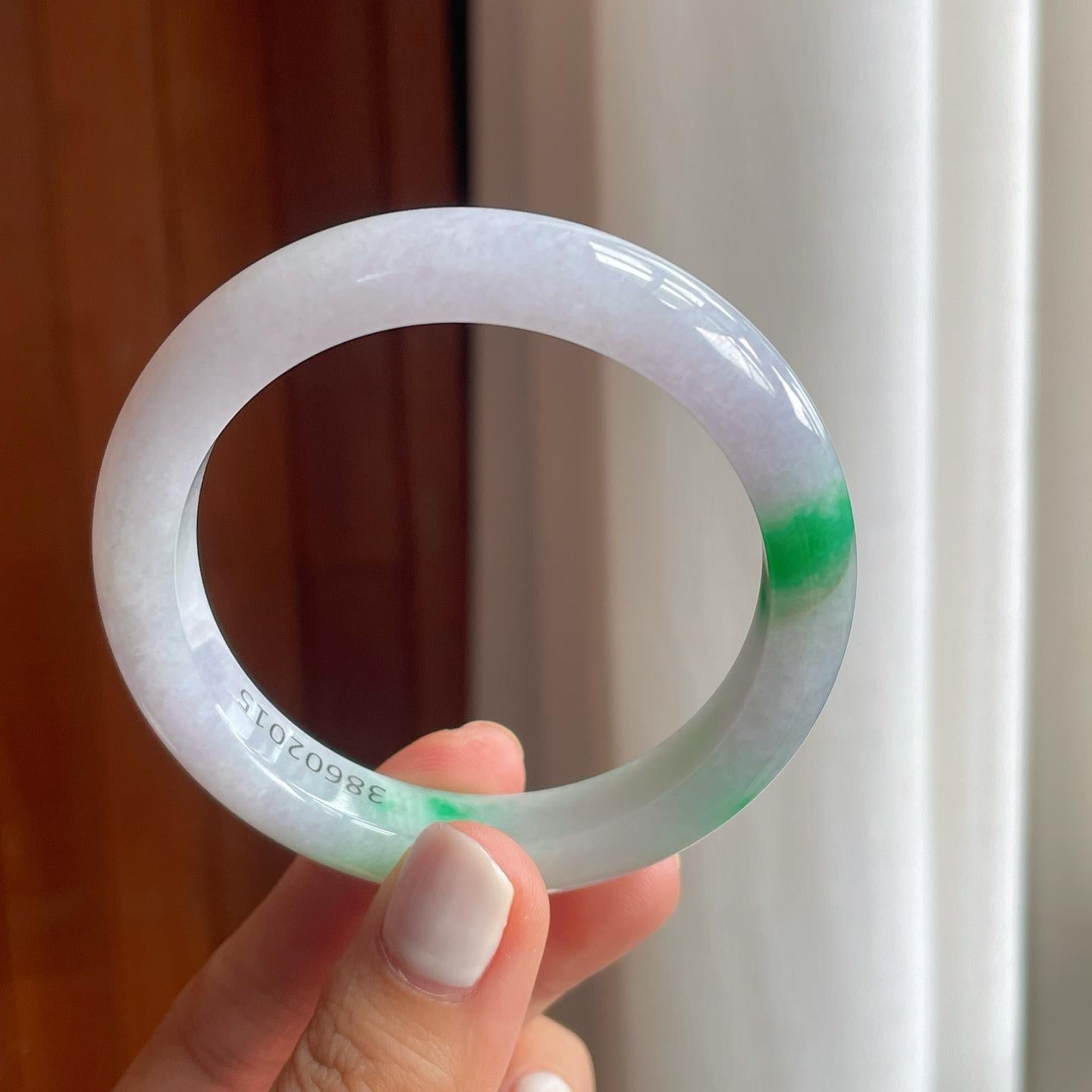 糯冰淡春底带色翡翠平安镯（53.8mm）（yc249157）