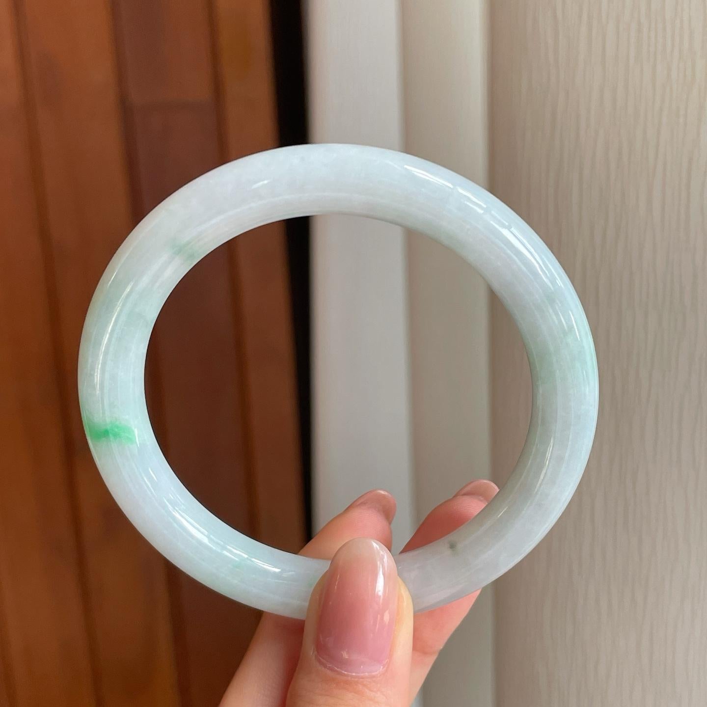 糯冰飘花翡翠圆条手镯（56.2mm)（yc349363）