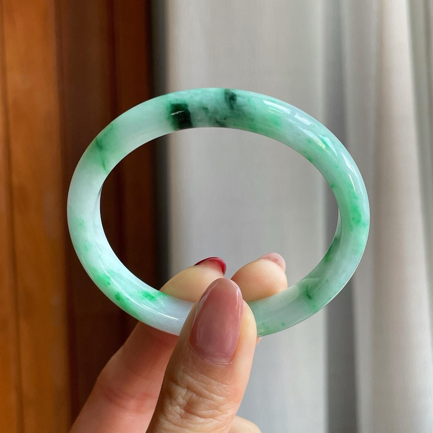 糯冰飘花翡翠贵妃镯（53.3mm）（yc303106）