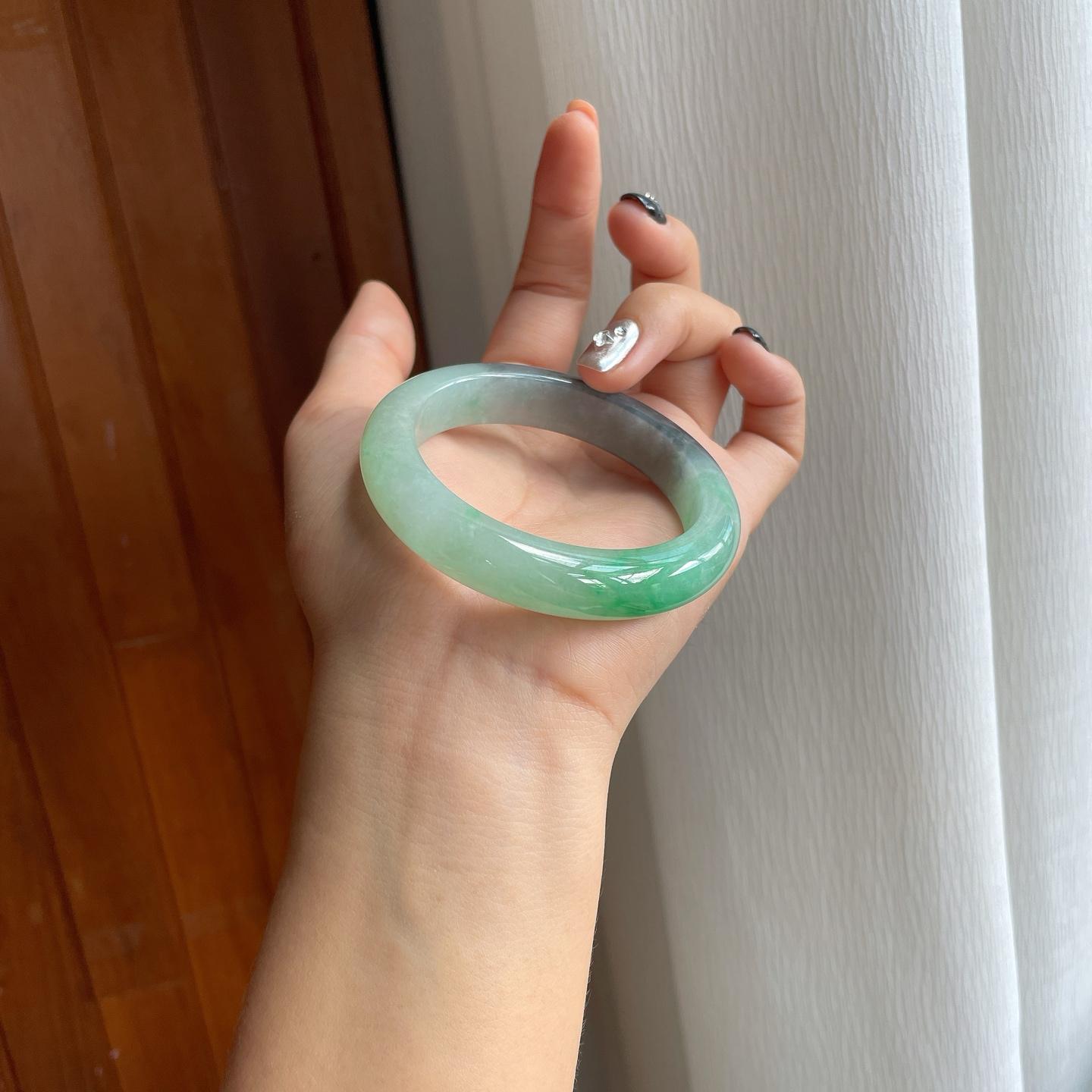 糯冰带色乌鸡特色镯（54mm）（yc277379）