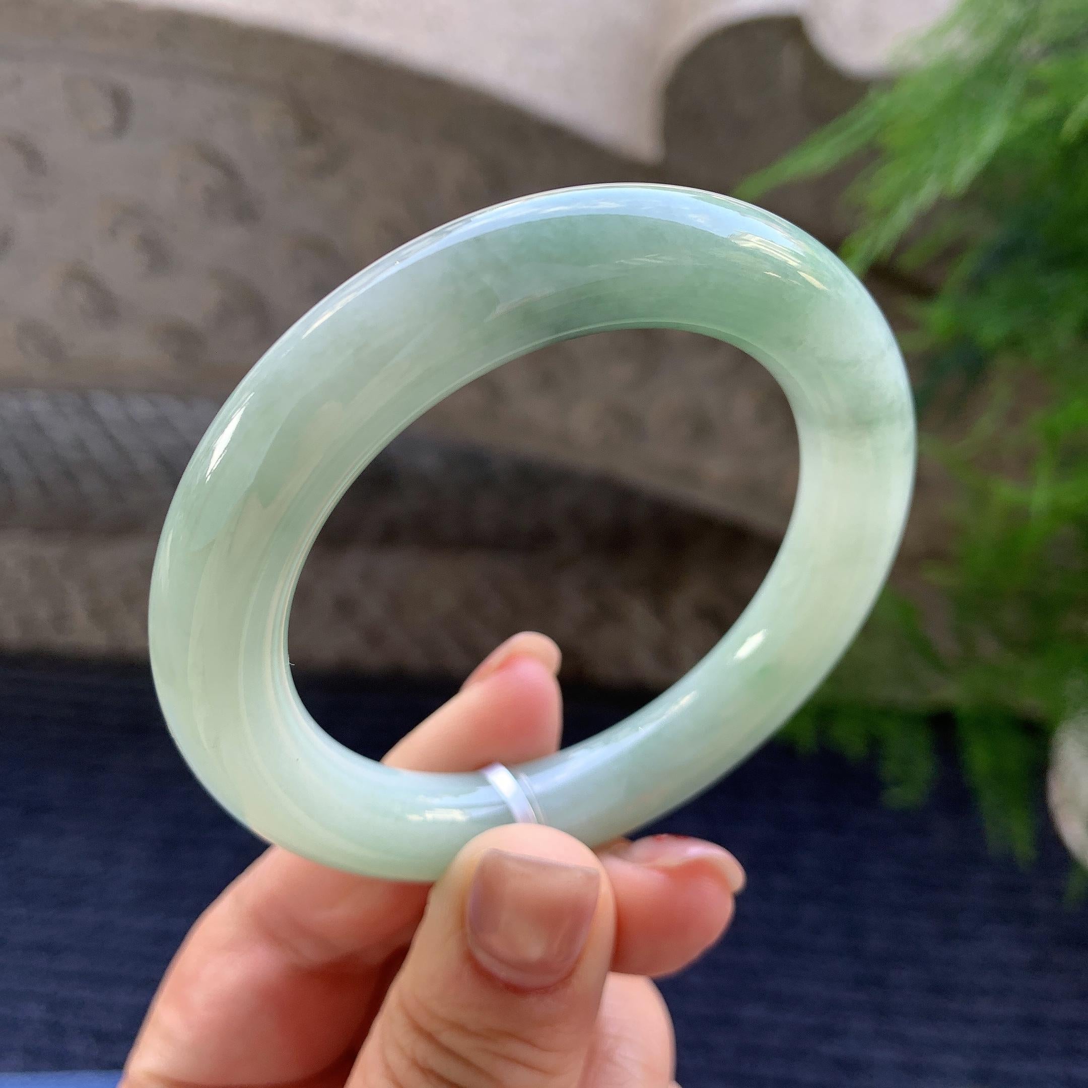 小圈口 糯种淡晴底圆条手镯 52圈口 天然缅甸A货翡翠（yc347592）