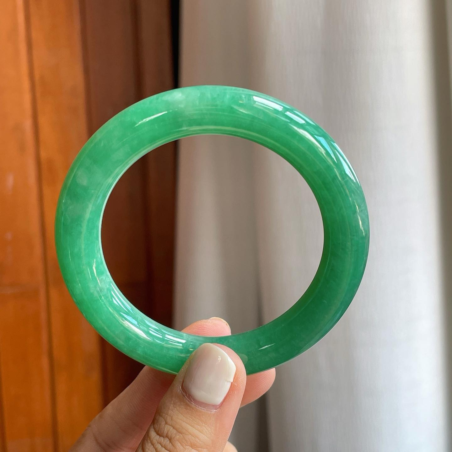 糯冰满绿翡翠圆条手镯（56mm）（yc254958）