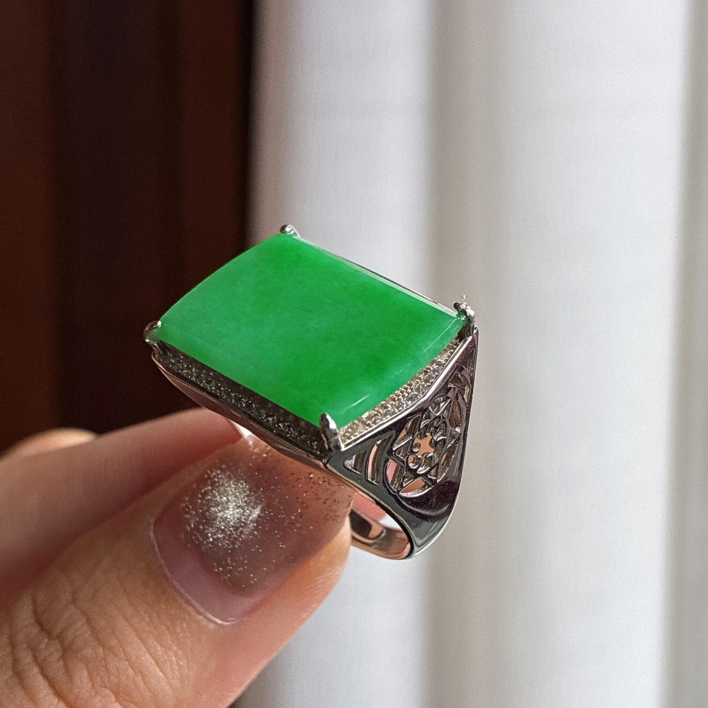S925银镶 细糯种满绿马鞍戒指 天然缅甸A货翡翠（yc456842）