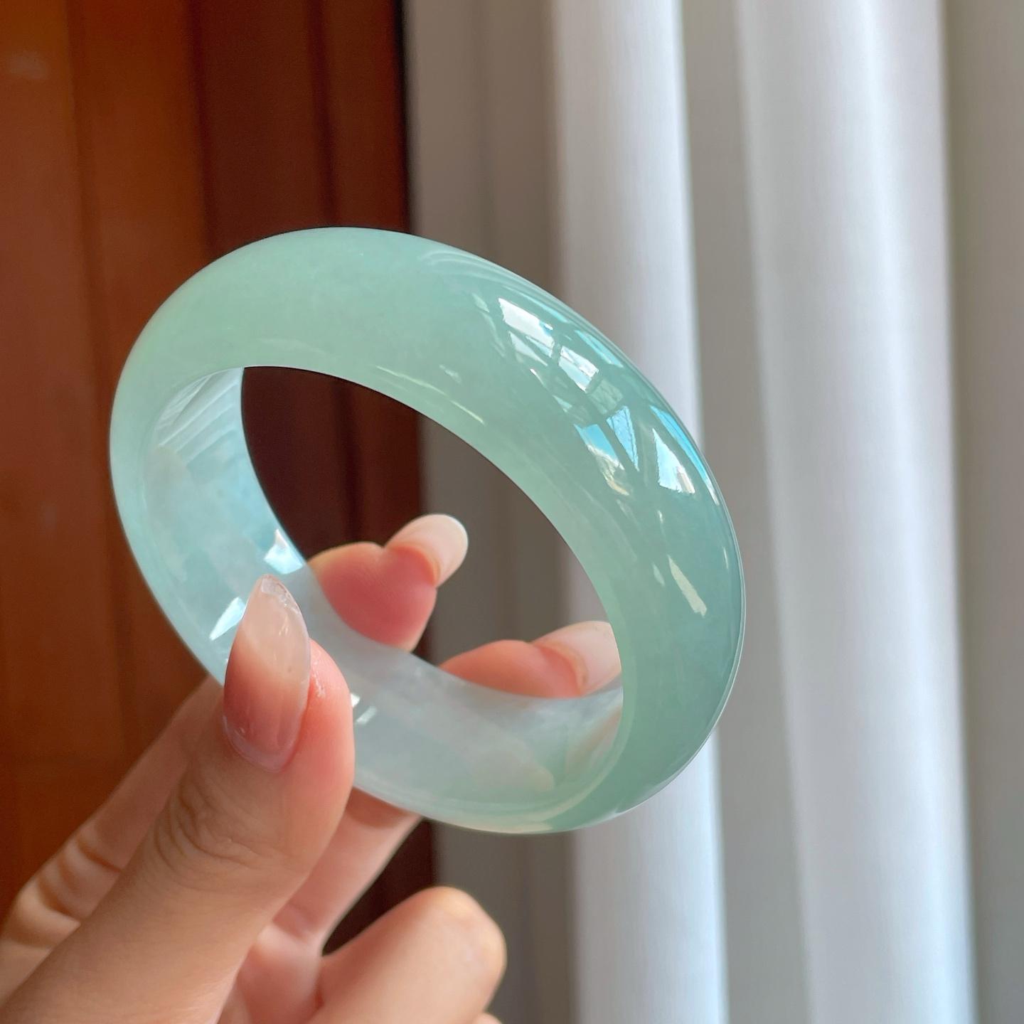 糯冰蓝晴底宽版翡翠平安镯（58mm）（yc274559）