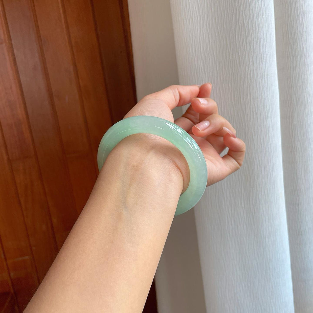 冰种晴底翡翠圆条手镯（57.6mm）（yc310955）