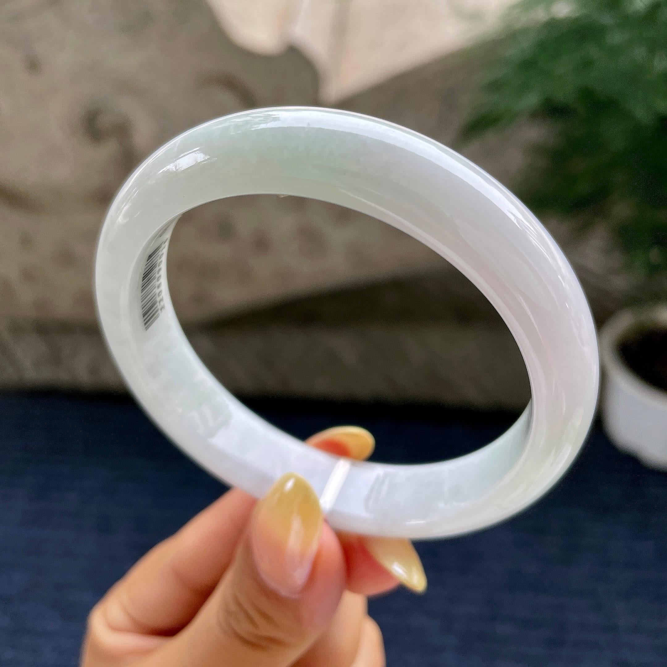 细糯种淡春彩正圈平安镯58.2圈 天然缅甸A货翡翠（yc481948）