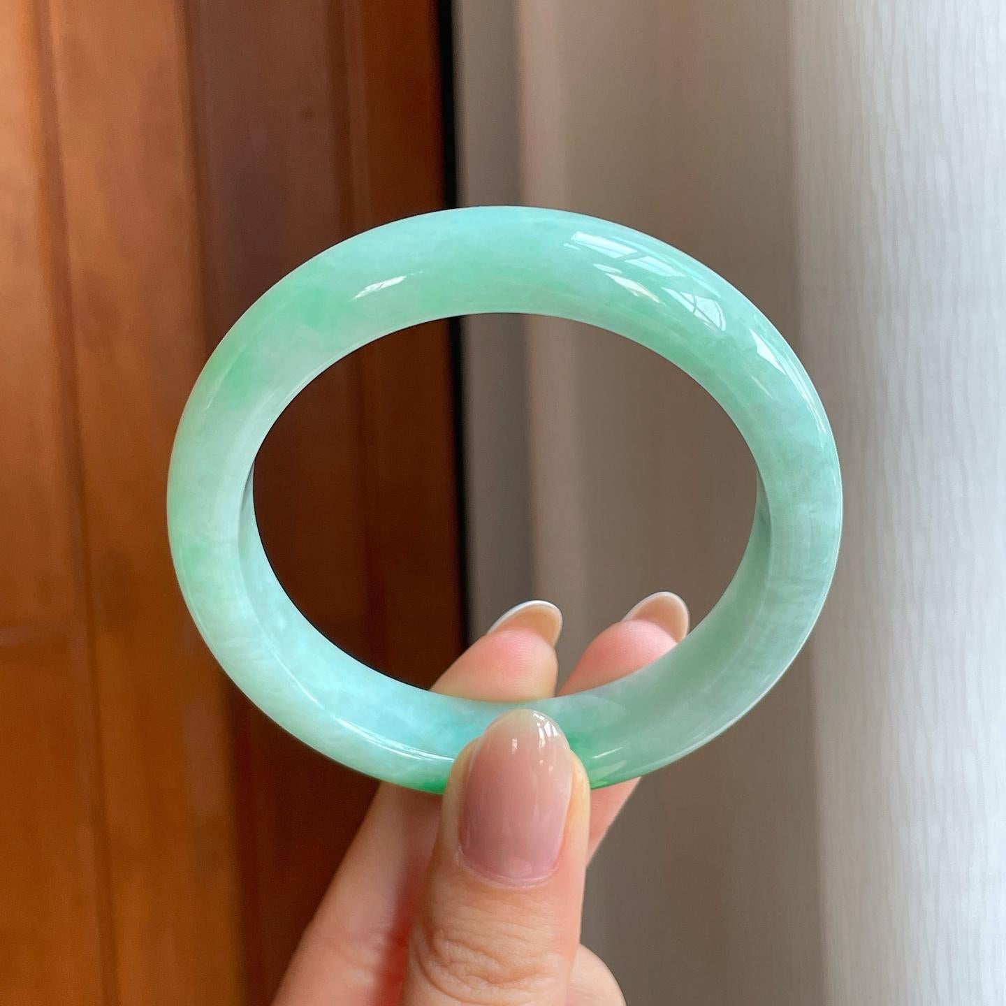 糯冰带翠色翡翠平安镯（53.6mm)（yc373964）