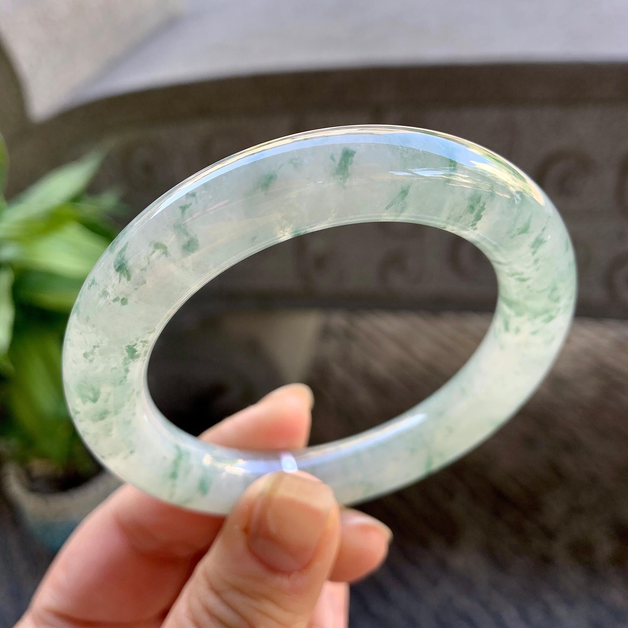 糯冰种飘花圆条手镯（54.7mm）（yc308751）