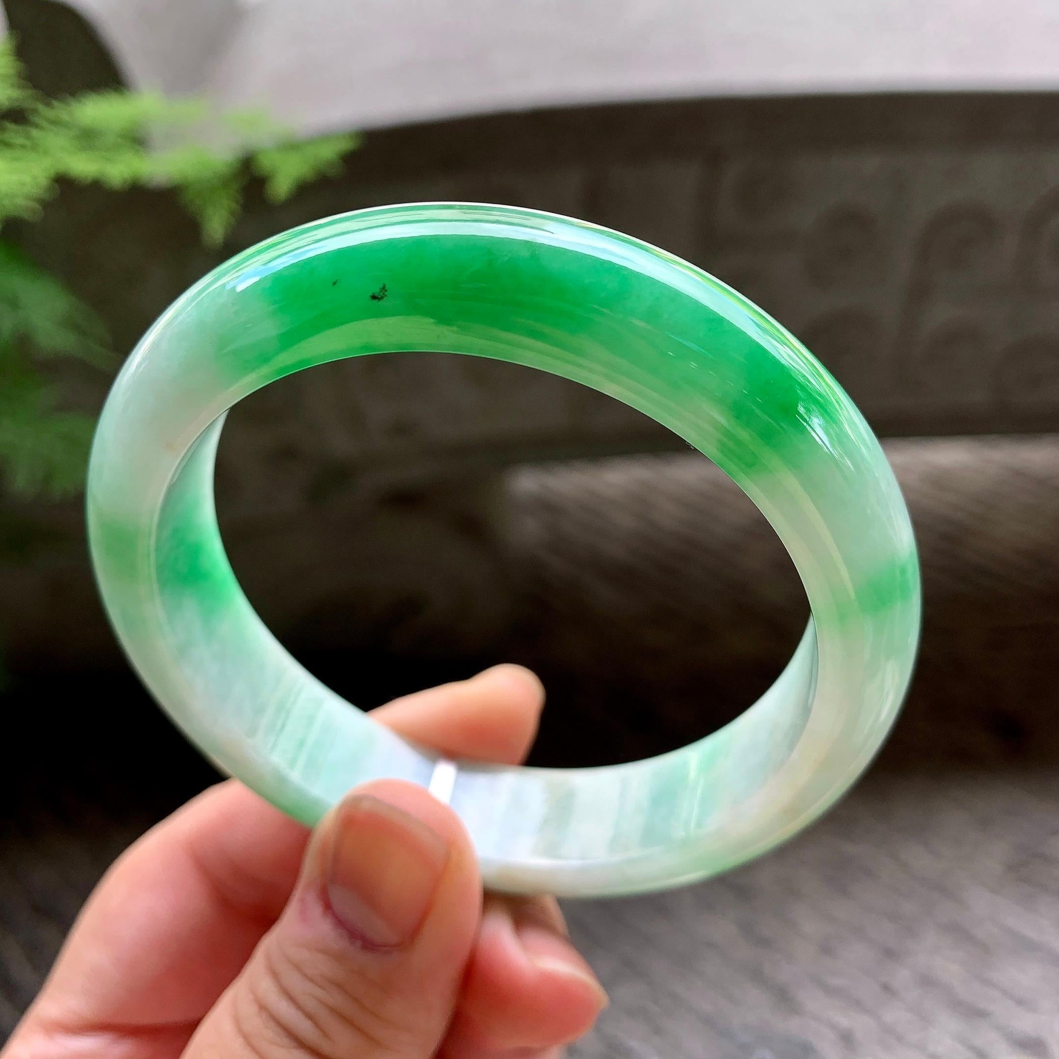 糯种飘阳绿平安镯（59.6mm）（yc202336）