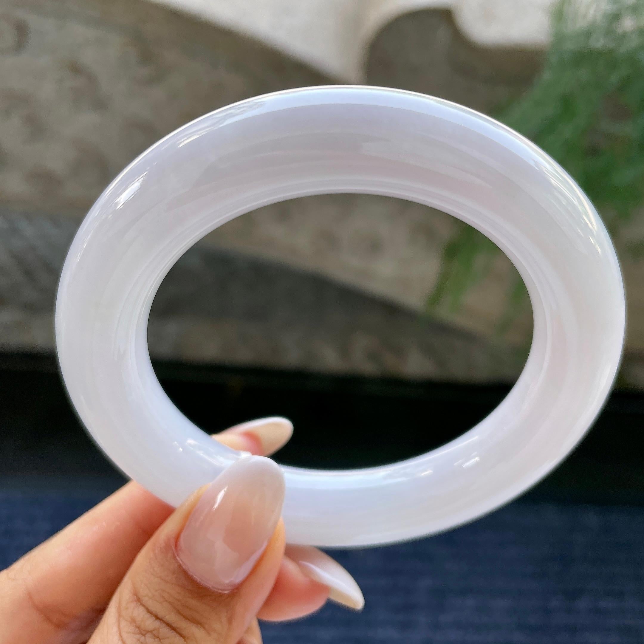 细糯种无色圆条手镯    56.6圈    天然缅甸A货翡翠（yc408851）