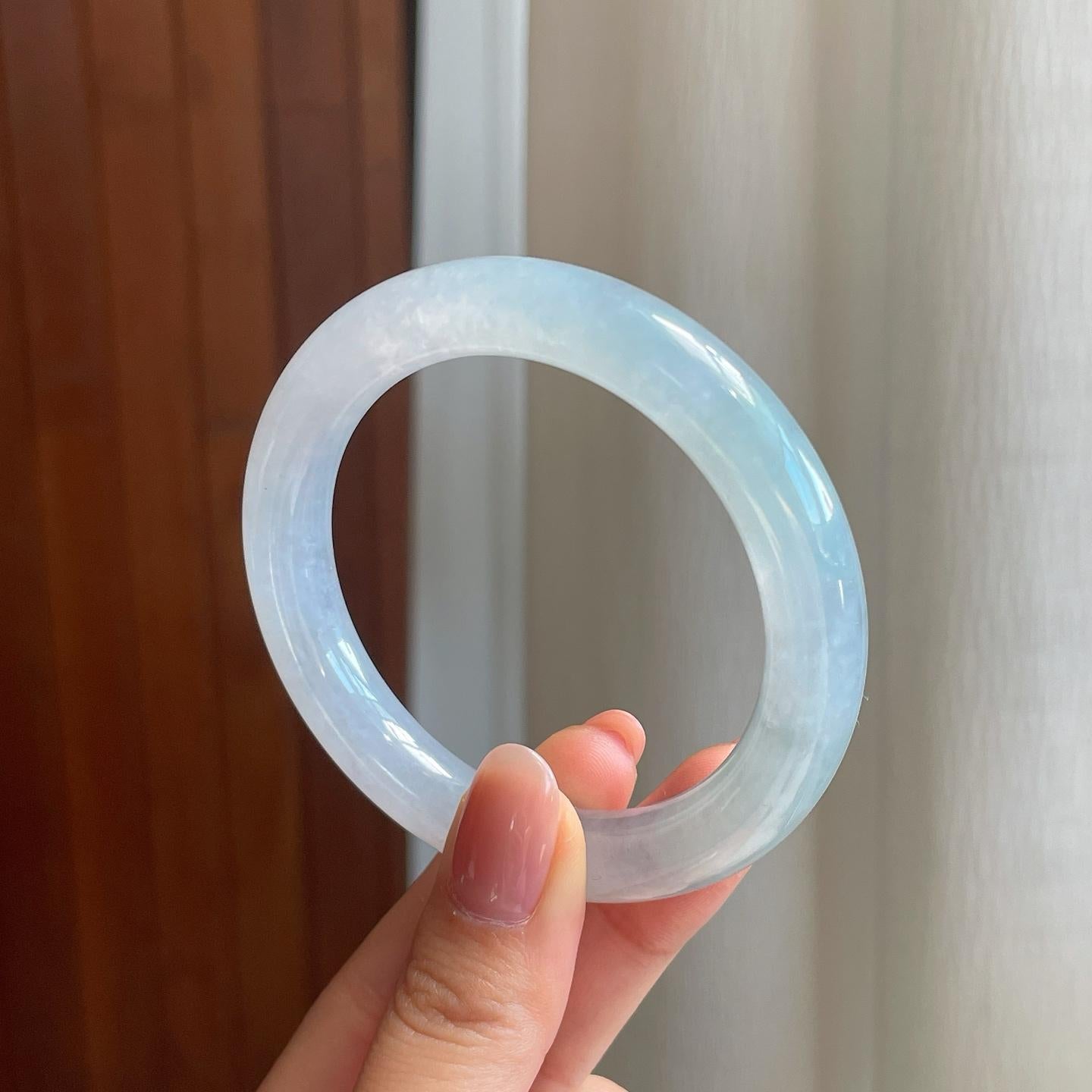 冰种淡底色翡翠圆条手镯（53mm)（yc329561）