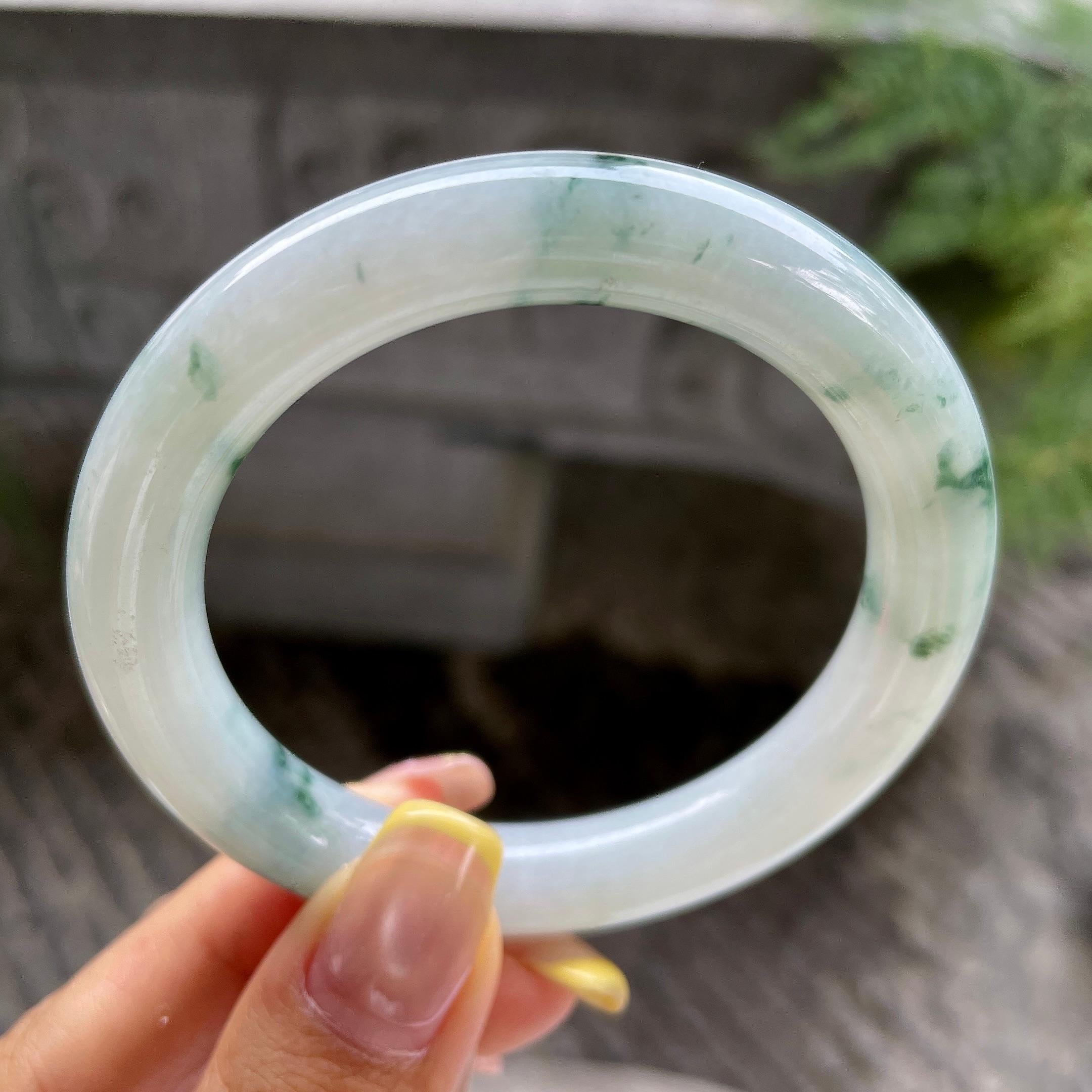 细糯种飘花圆条手镯54圈          天然缅甸A货翡翠（yc390011）