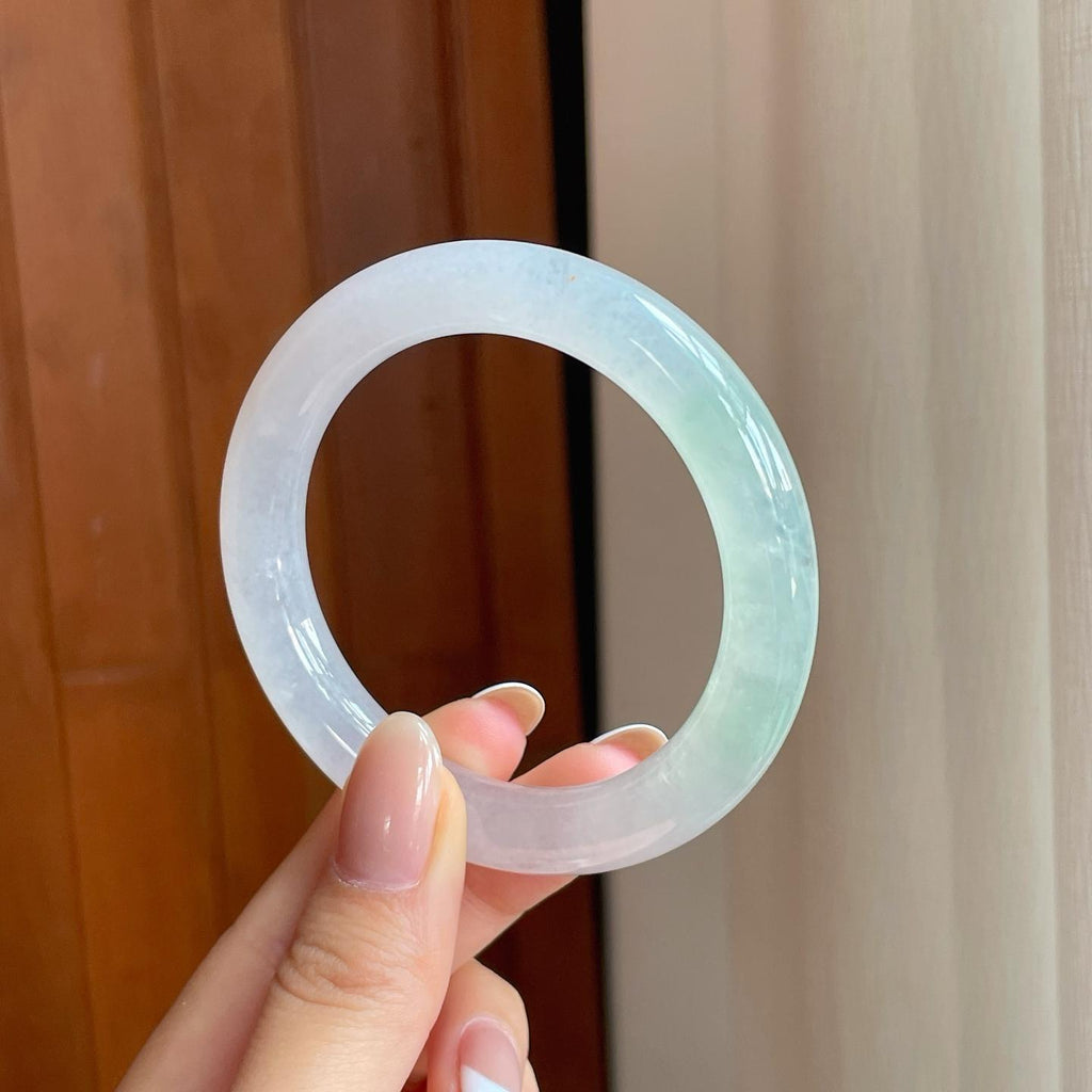 冰种淡春底翡翠圆条手镯（52mm）（yc369227）