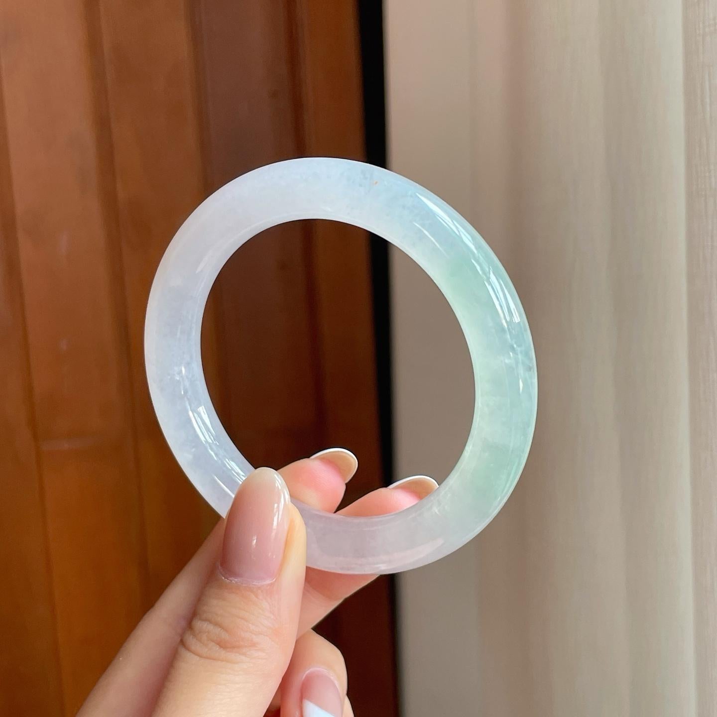 冰种淡春底翡翠圆条手镯（52mm）（yc369227）