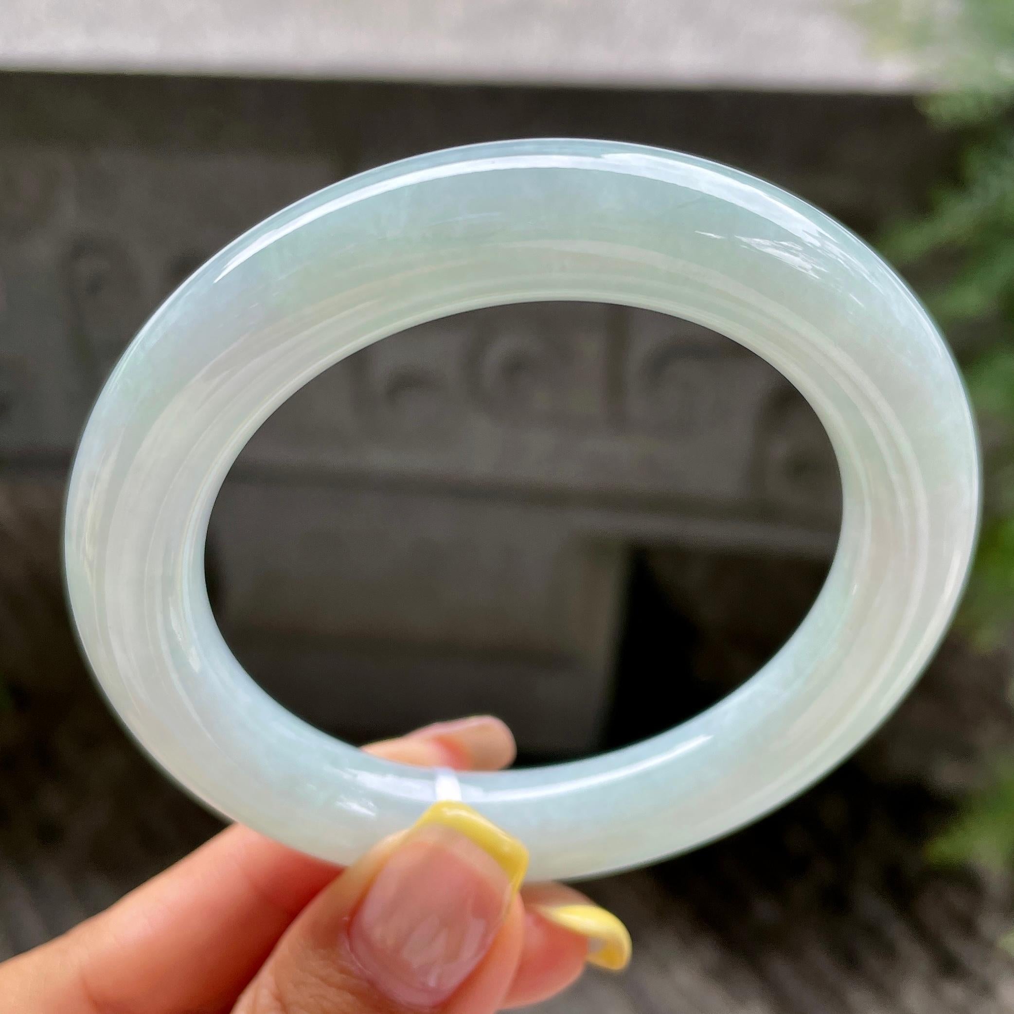 细糯种晴底圆条手镯55.7圈      天然缅甸A货翡翠（yc383130）