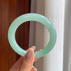 冰种晴绿底翡翠圆条手镯(58mm)（yc422915）
