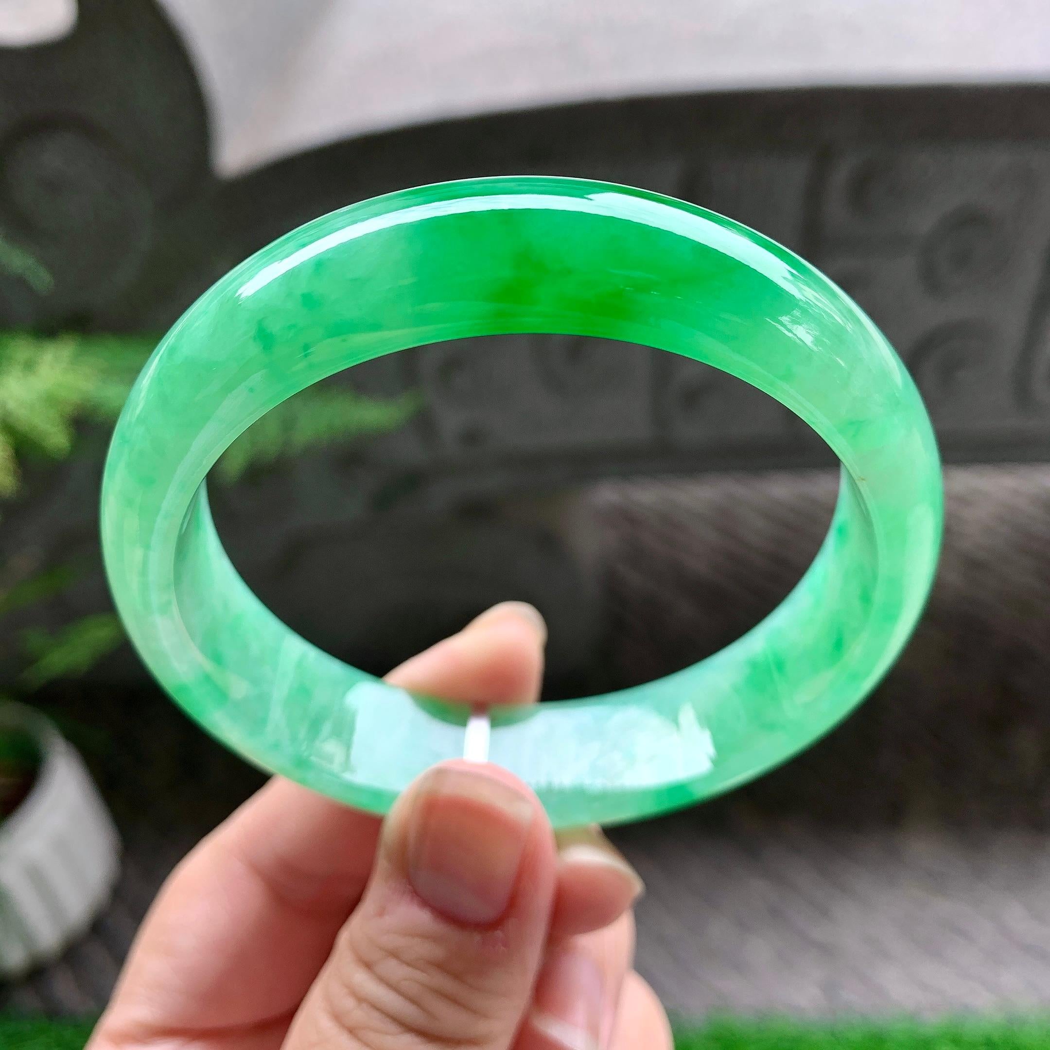 糯冰种飘阳绿宽版轮胎手镯（60.6mm）（yc254104）