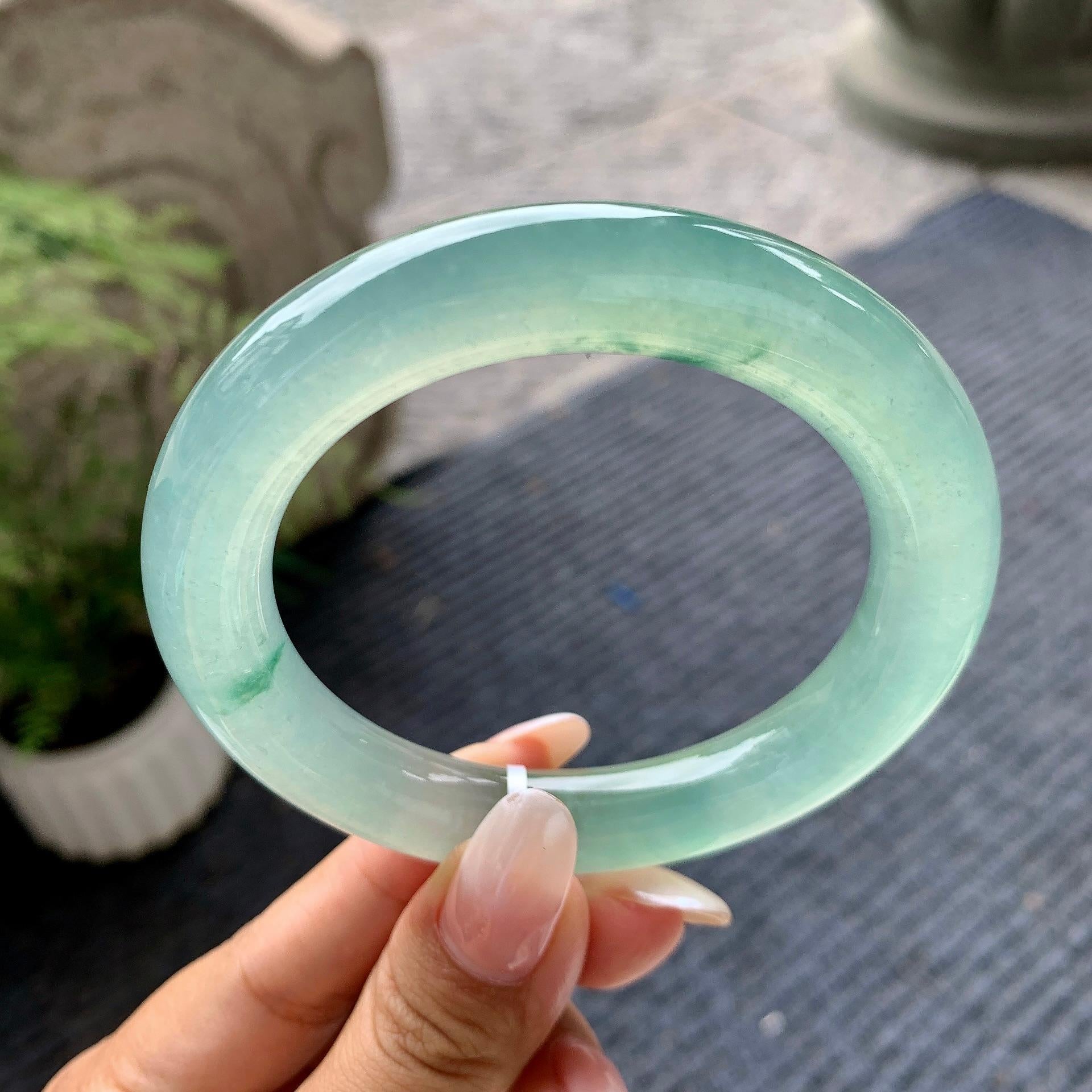 糯冰种晴水飘花圆条手镯（58.3mm）（yc196527）