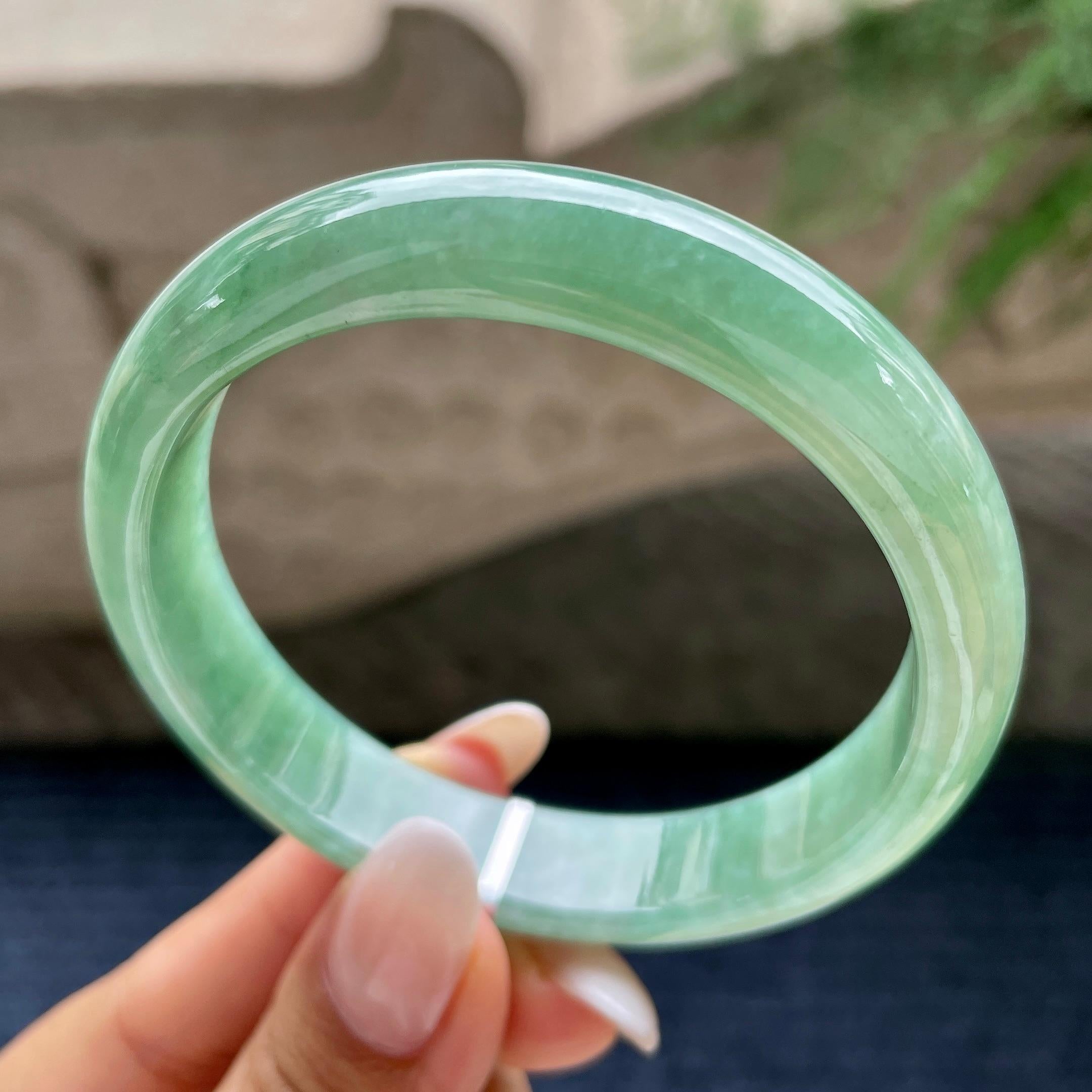 糯种湖水绿正圈平安镯    57.9圈    天然缅甸A货翡翠（yc410265）