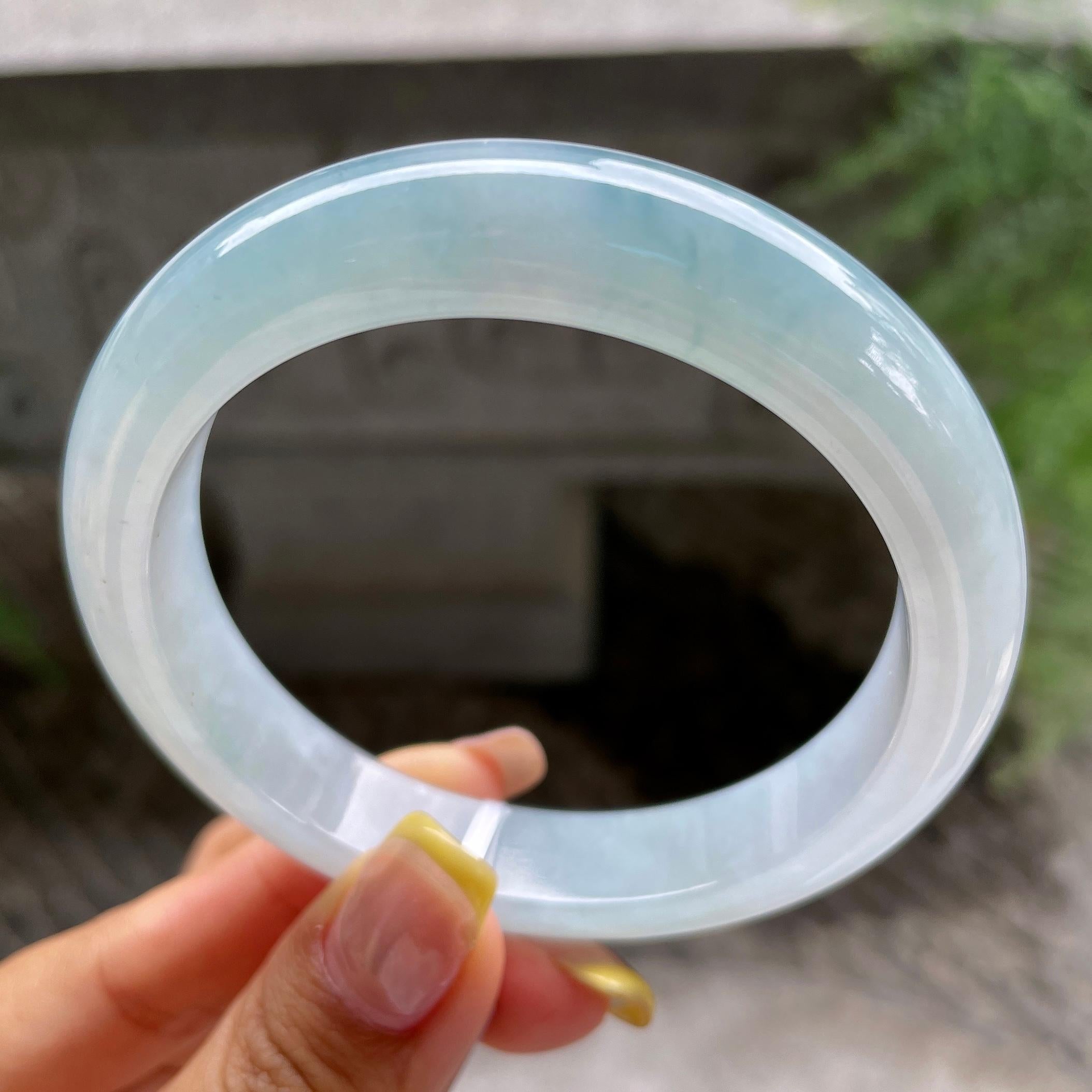 大圈口     细糯种蓝底正圈平安镯     天然缅甸A货翡翠（yc383105）