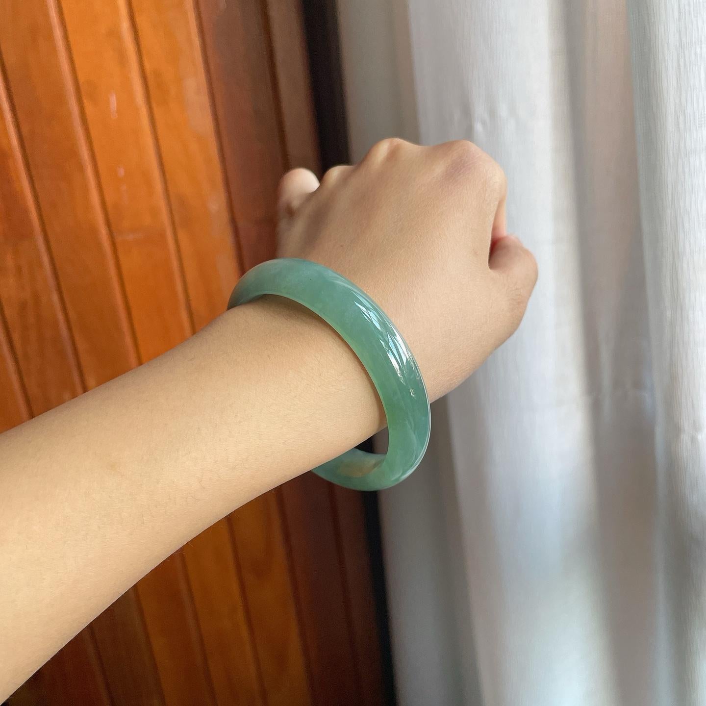 糯冰种湖水绿翡翠平安镯（56.3mm）（yc220799）