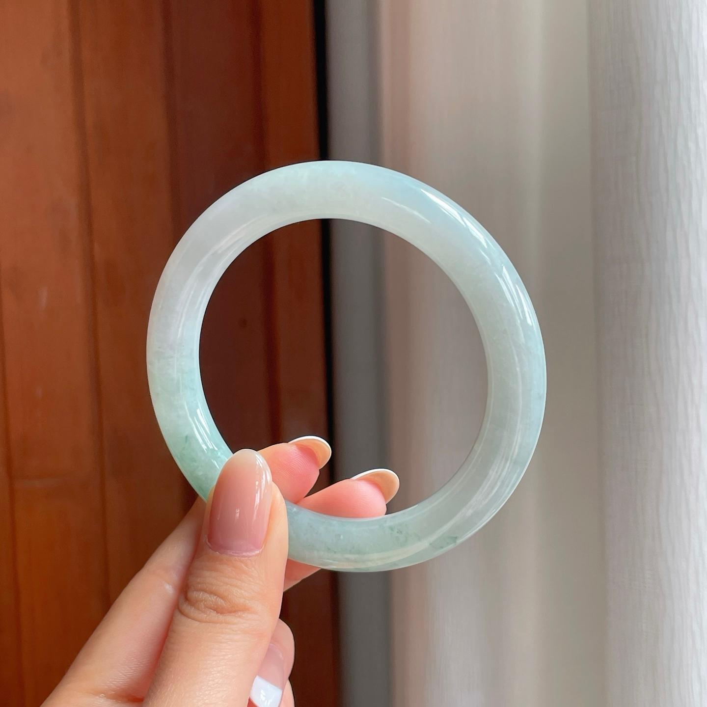 糯冰飘花翡翠圆条手镯（56.7mm)（yc374045）