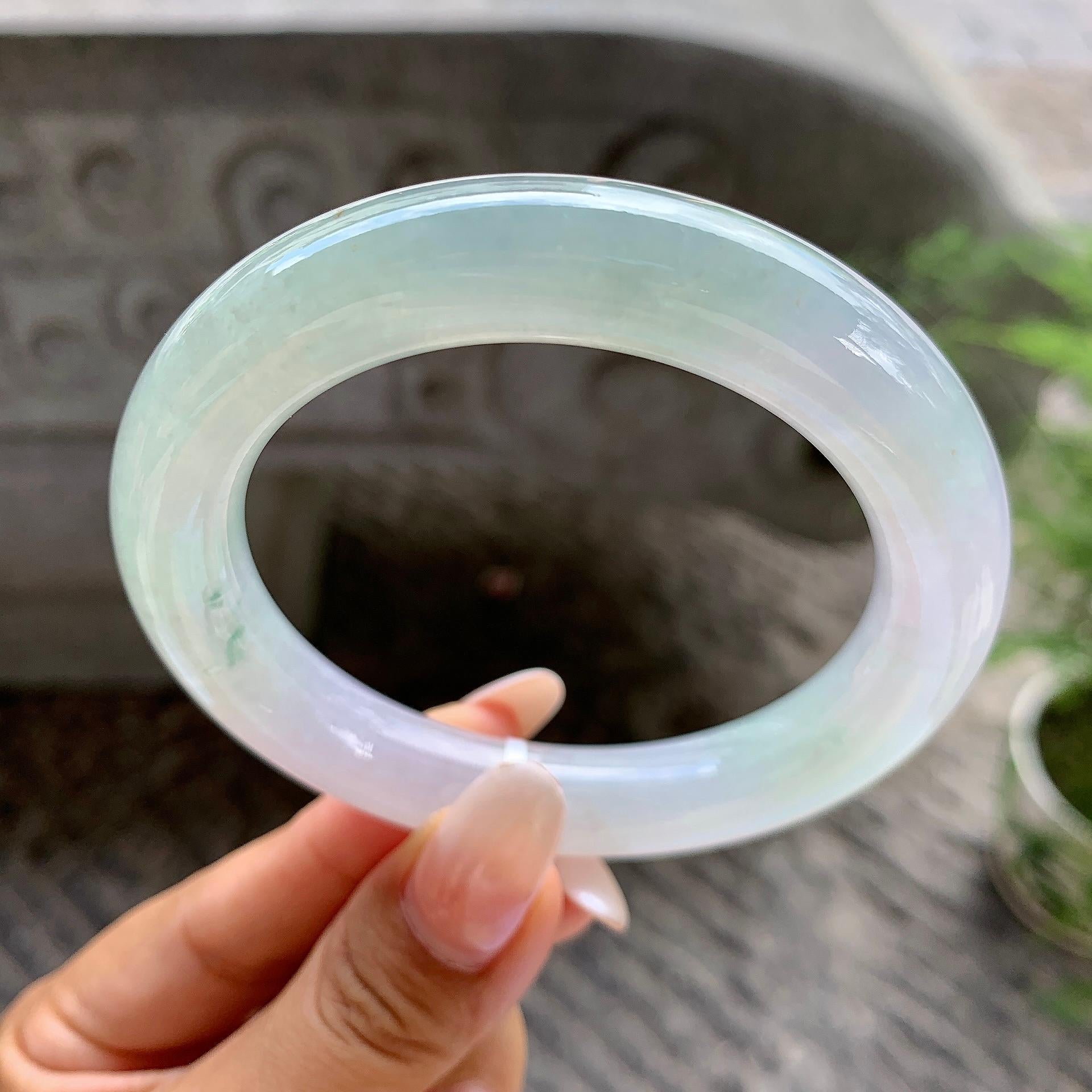 糯冰种淡春彩圆条手镯（56mm）（yc202367）