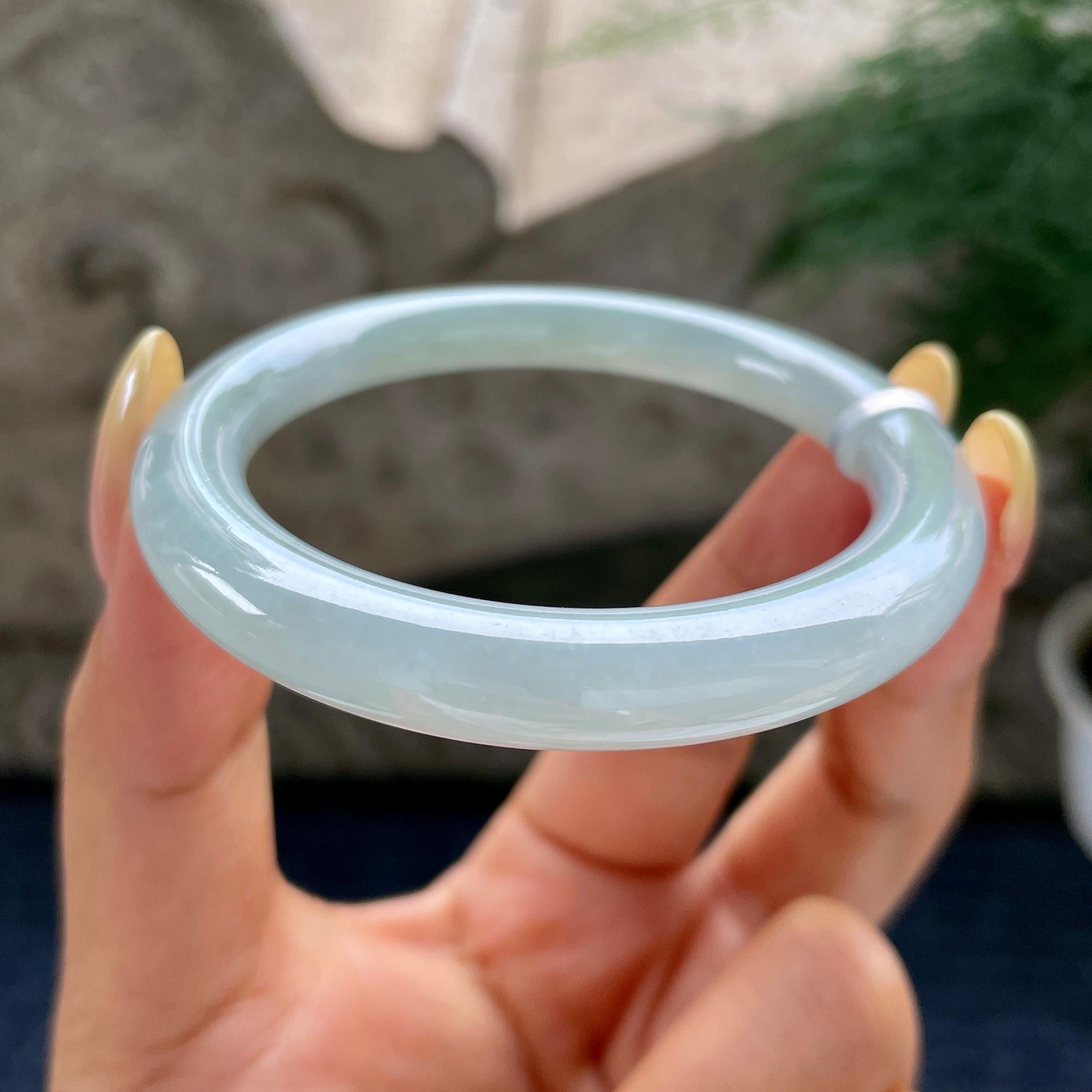 细糯种带底色圆条手镯55.2圈 天然缅甸A货翡翠（yc481971）