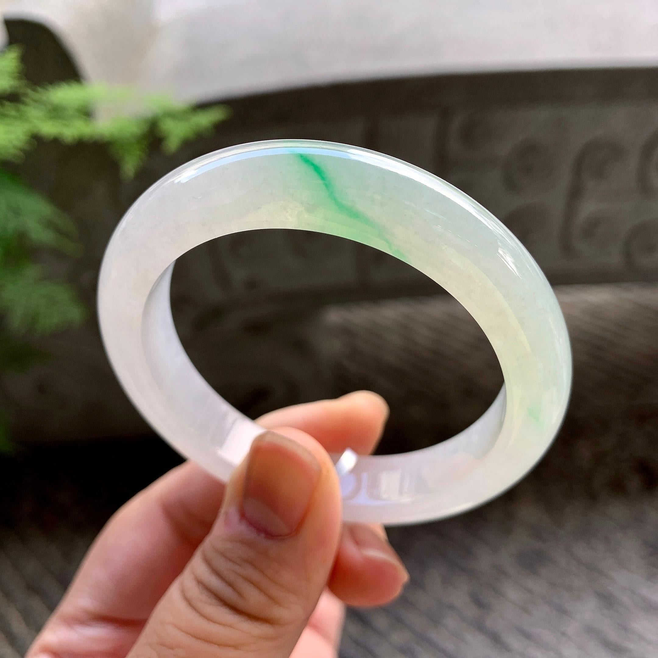 糯冰种飘绿平安镯（52mm）（yc202372）