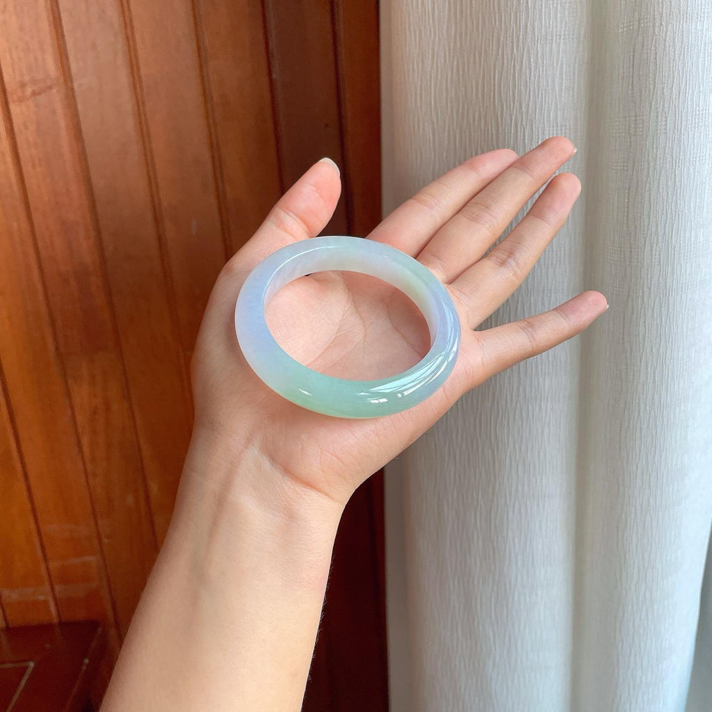 糯冰淡春彩底翡翠平安镯（55.5mm）（yc411305）
