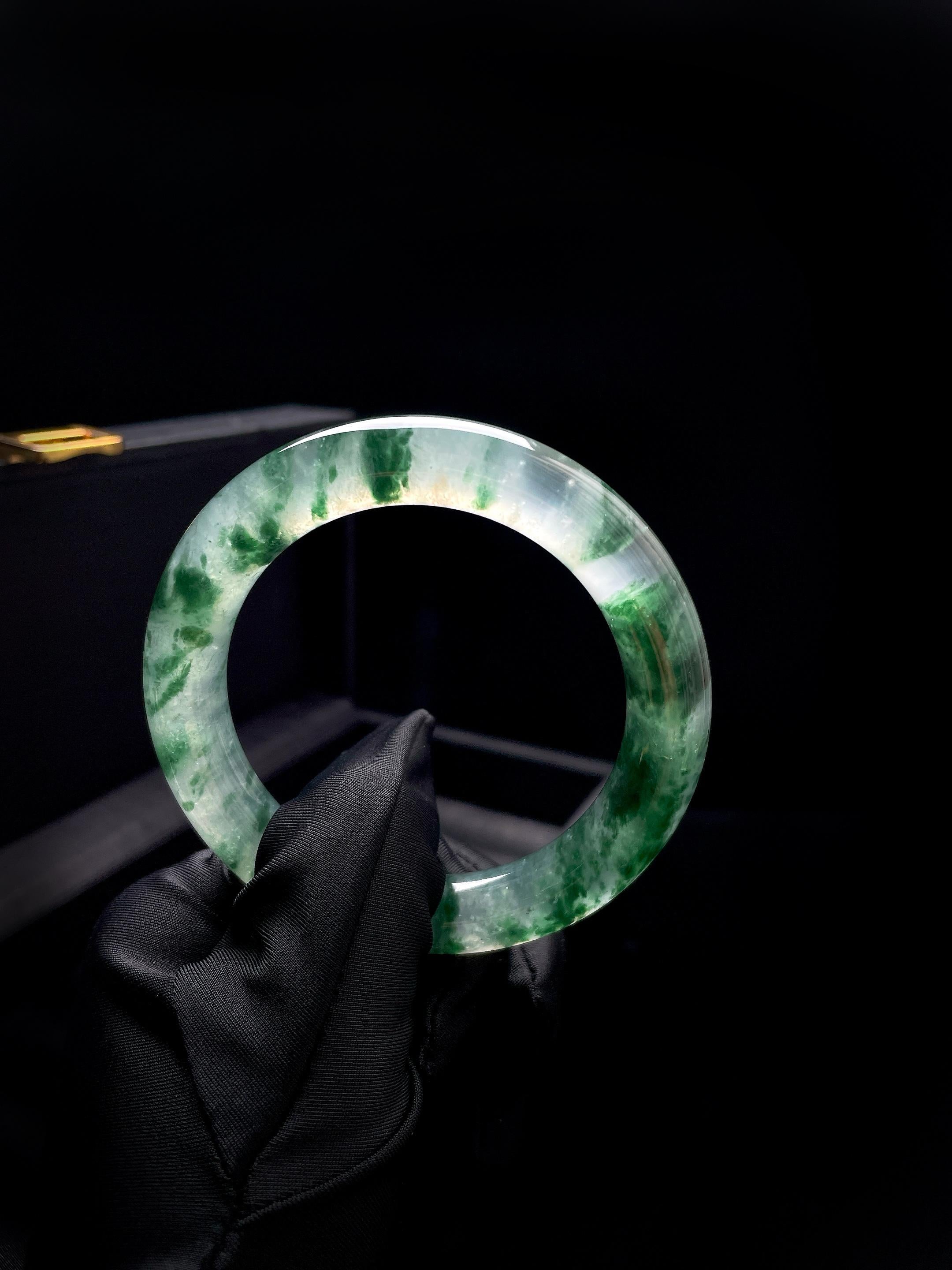 冰玻种飘花翡翠圆条手镯（59.3mm)（yc348915）