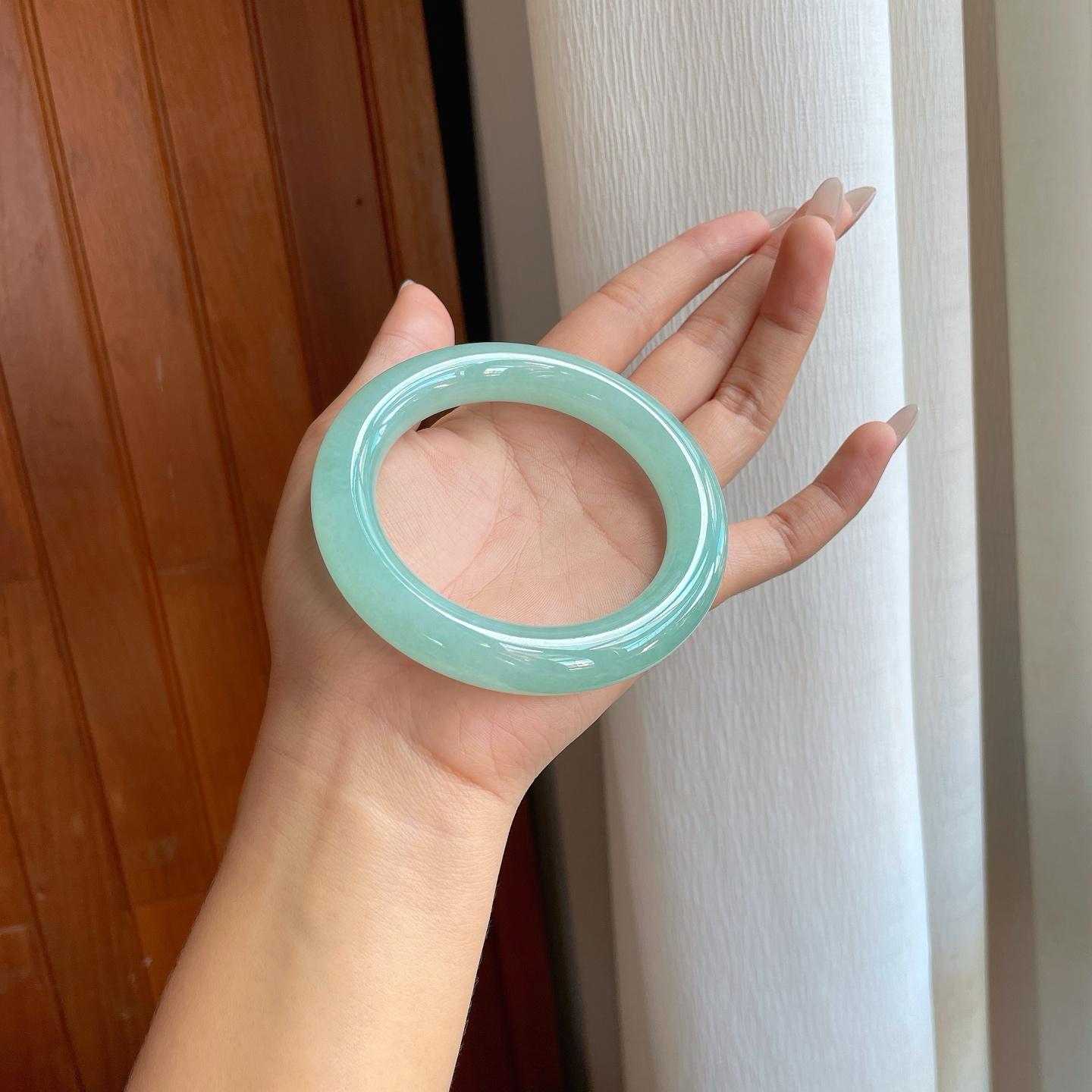 糯冰晴底翡翠圆条手镯（61mm）（yc267503）