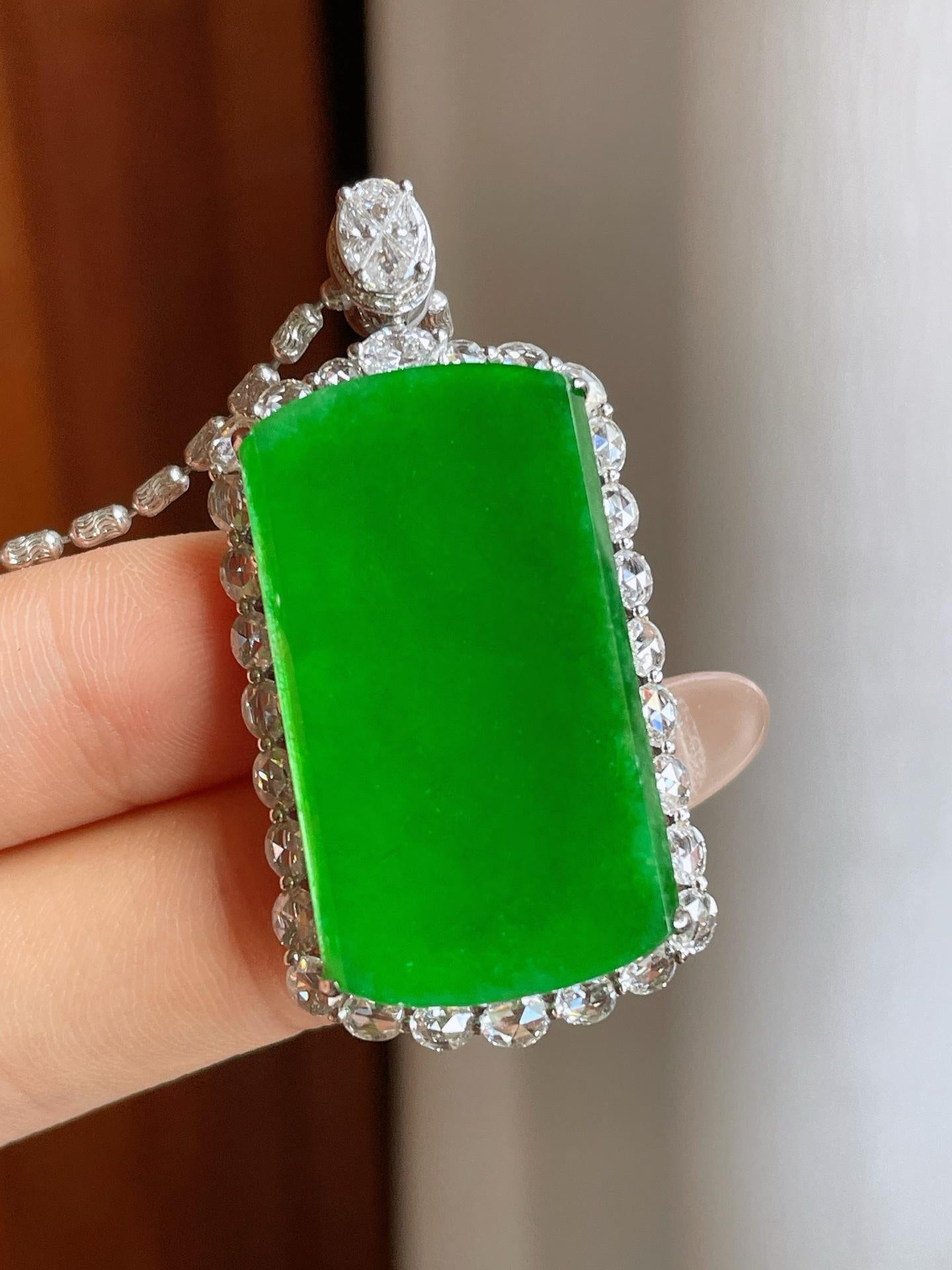 18k金镶糯冰满绿翡翠无事牌（yc241854）