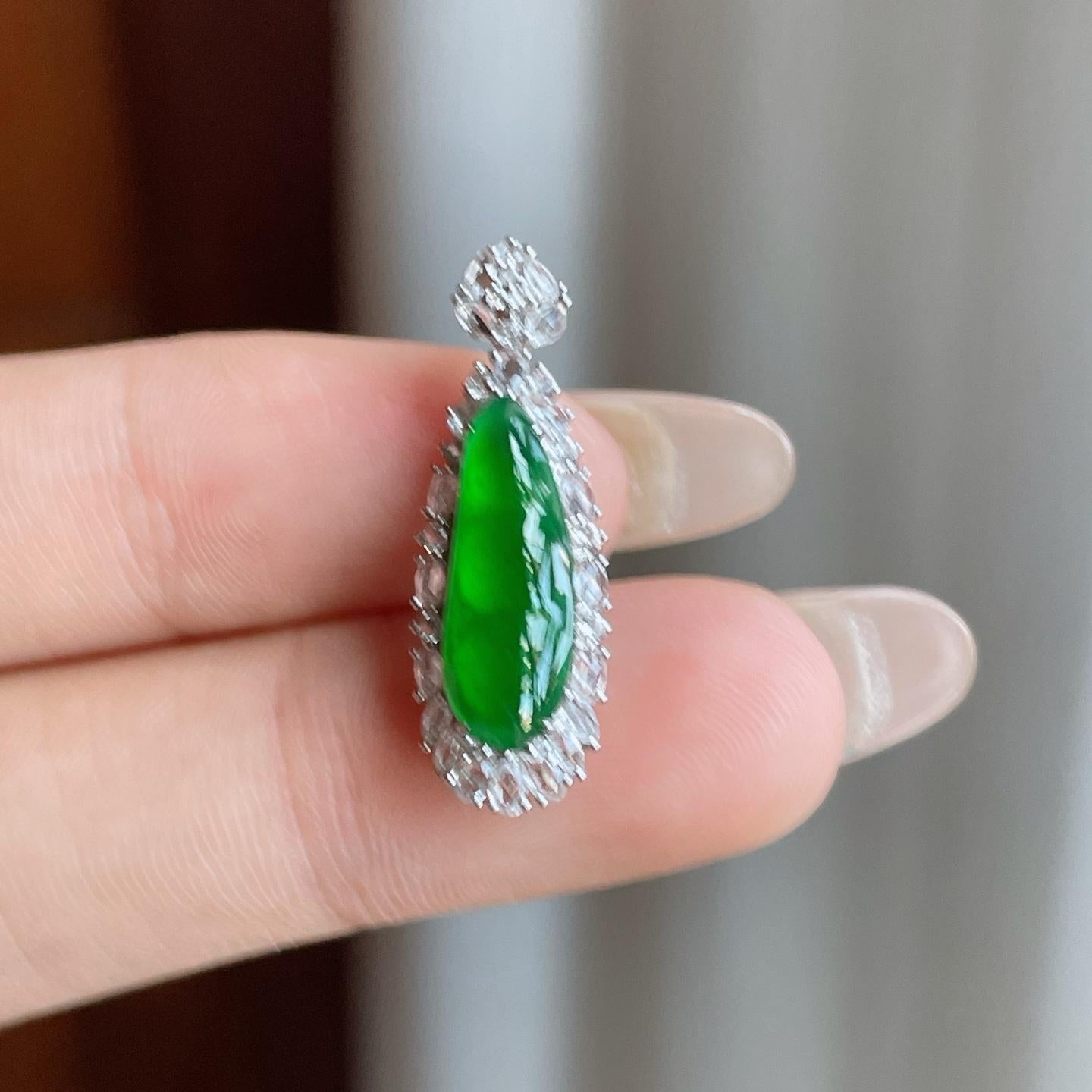 18k金镶冰种满绿翡翠豆子（yc247146）