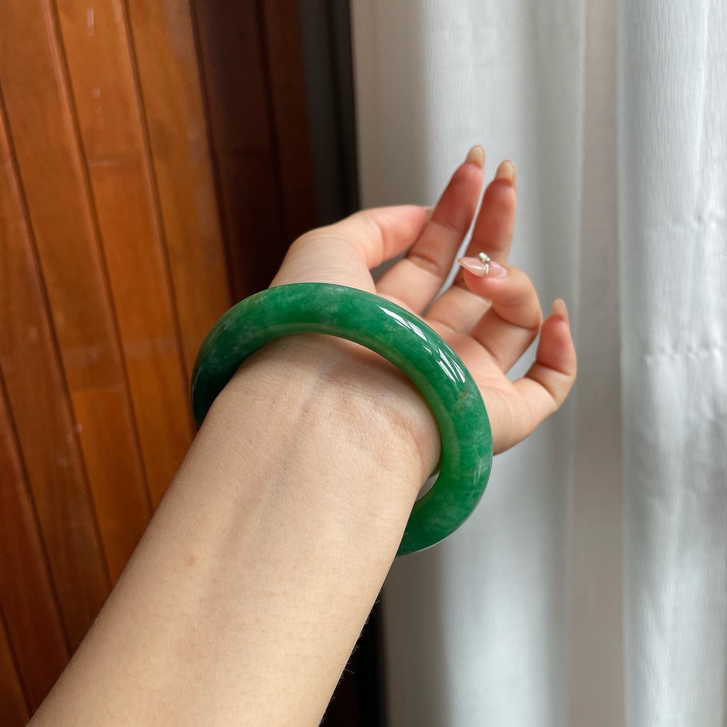 糯冰种满绿翡翠圆条手镯（56mm）（yc200658）