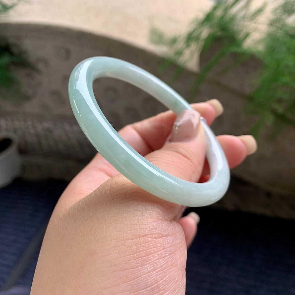 细糯种淡晴底圆条手镯 57圈口 天然缅甸A货翡翠（yc460742）