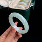 糯冰晴底翡翠手镯（55.5mm）（yc017166）