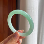 糯冰晴绿底翡翠圆条手镯（55mm）（yc404829）