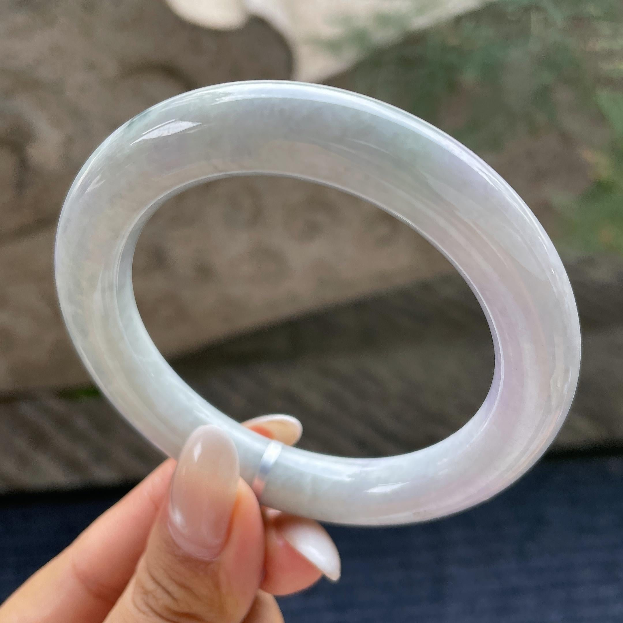 糯种淡春彩圆条手镯56.5圈       天然缅甸A货翡翠（yc421285）