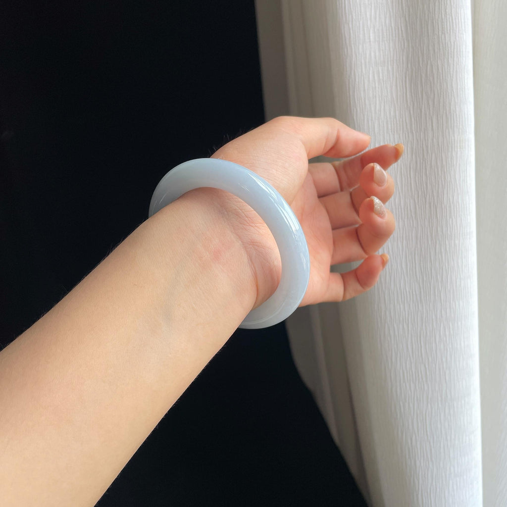 细糯冰淡春底翡翠圆条手镯（57mm）（yc413682）