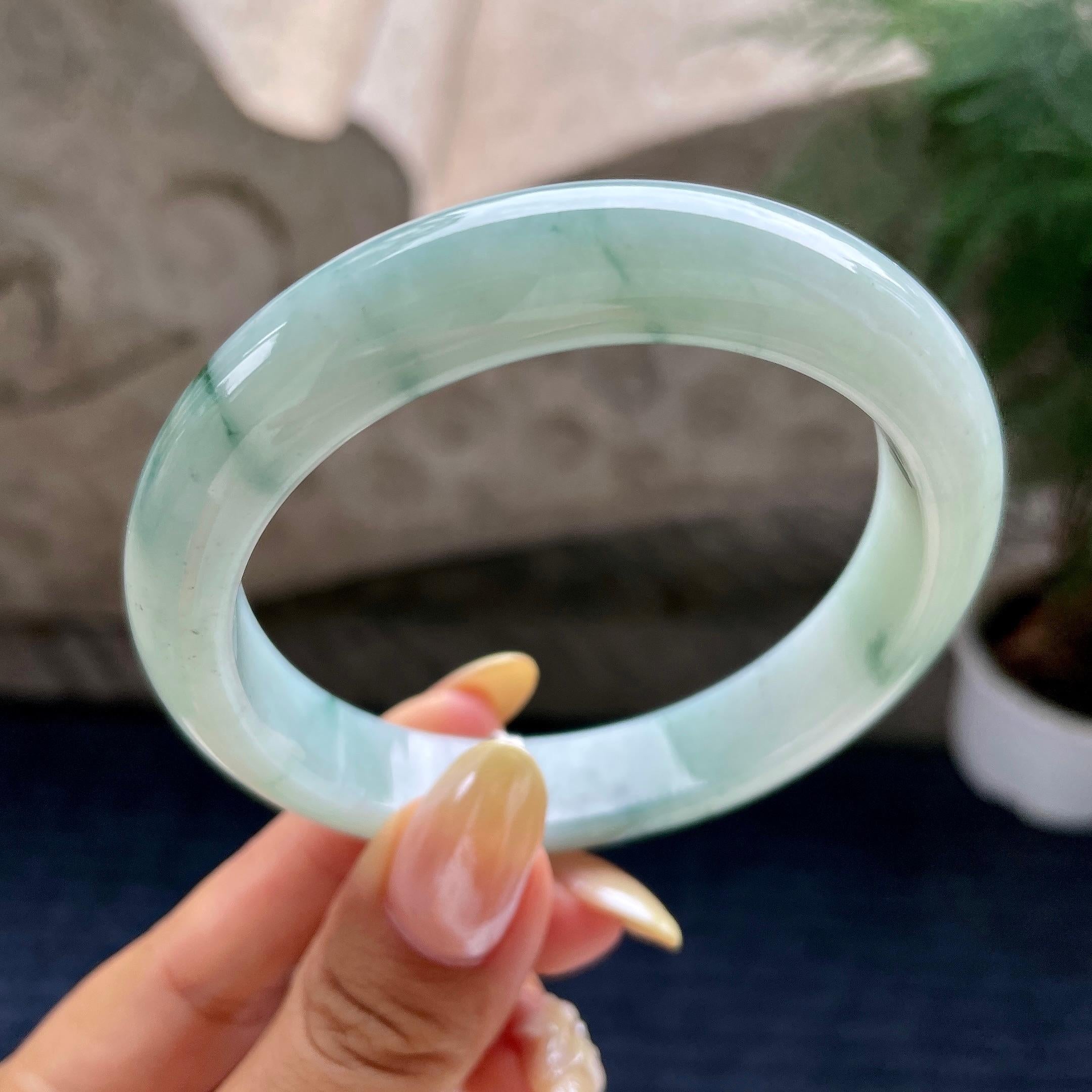 大圈口          细糯种飘花正圈平安镯59.3圈            天然缅甸A货翡翠（yc460684）