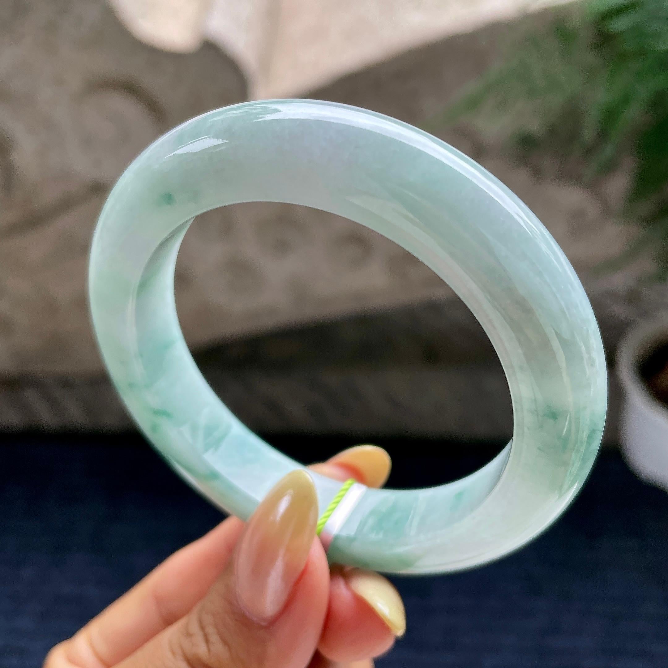 细糯种飘花正圈平安镯55圈           天然缅甸A货翡翠（yc460641）