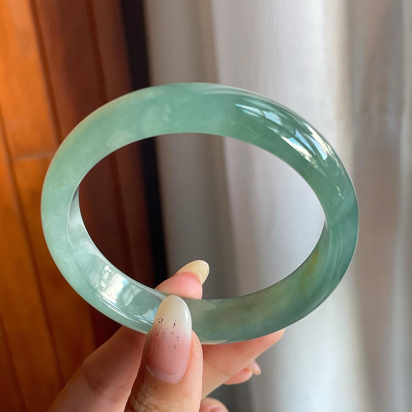 糯冰种湖水绿翡翠平安镯（56.3mm）（yc220799）