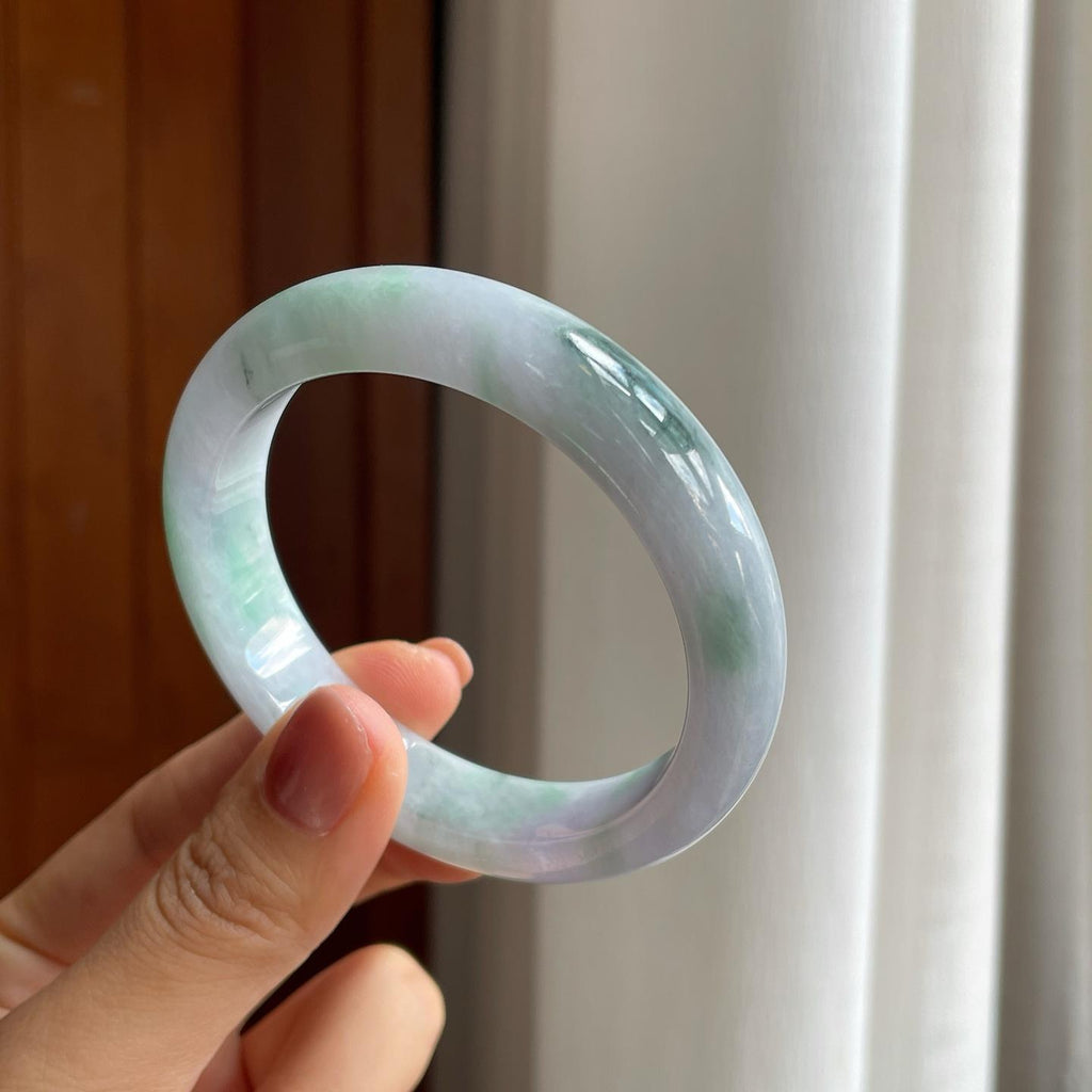 糯种飘花带色翡翠平安镯（56mm）（yc277397）