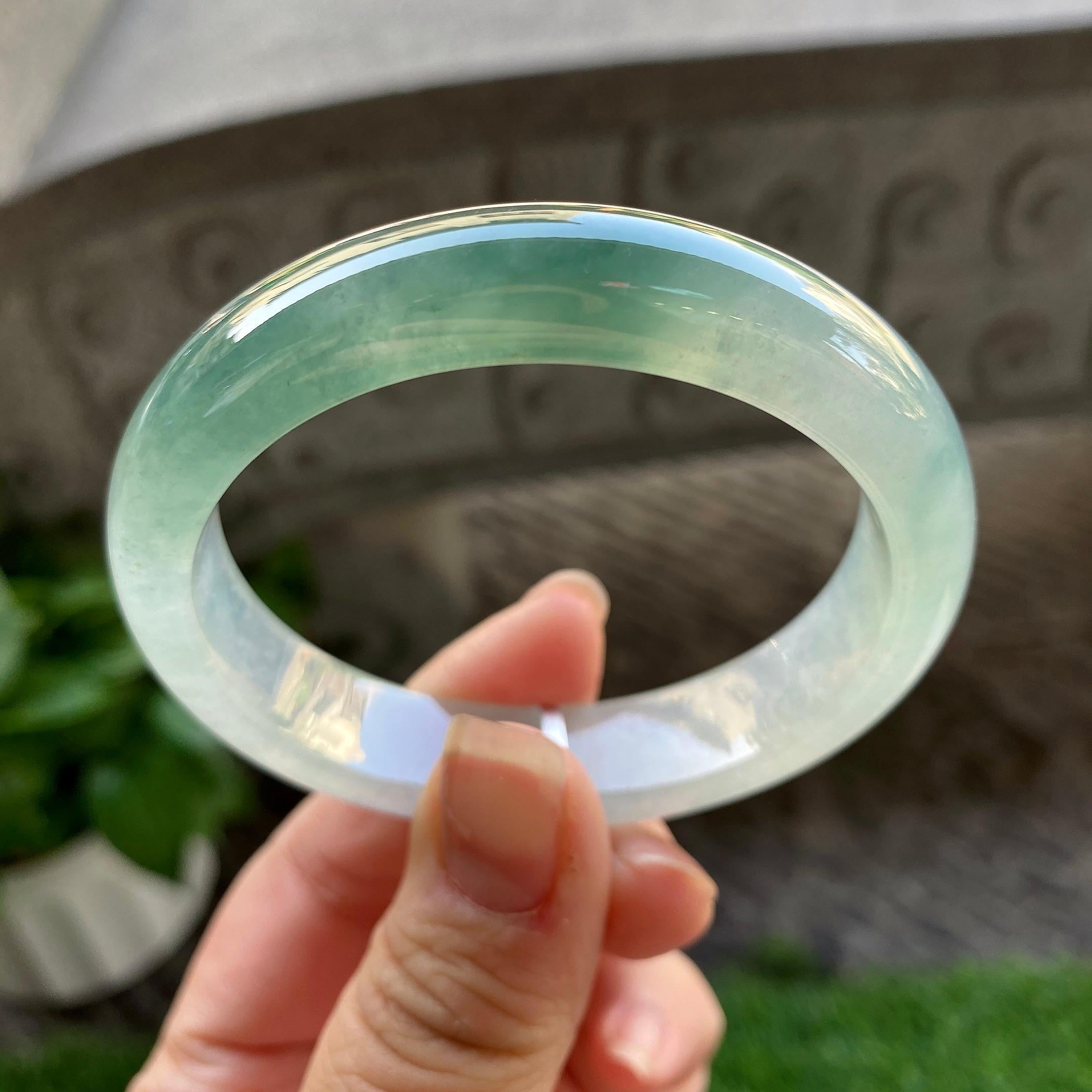 糯冰种半山水贵妃手镯（54.5mm)（yc304779）
