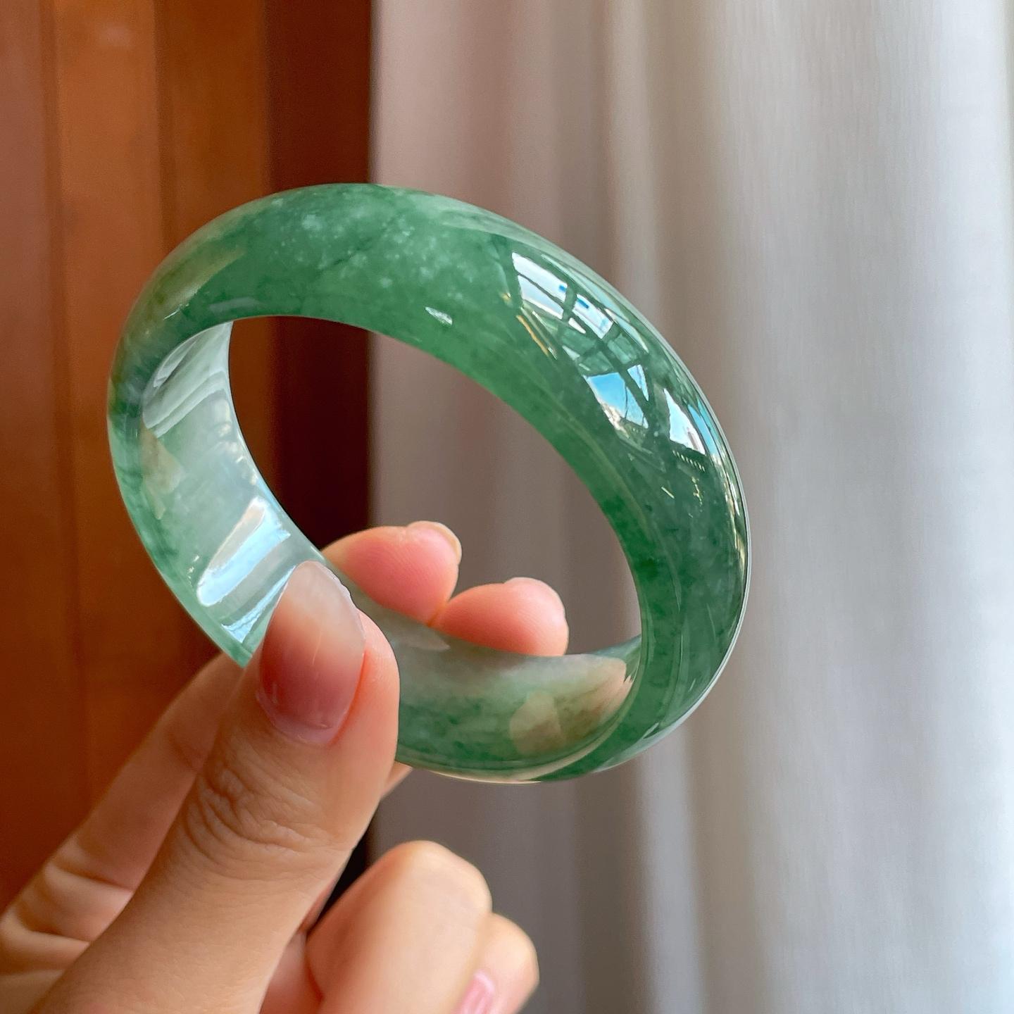 糯冰飘花宽版翡翠平安镯（57mm）（yc310962）
