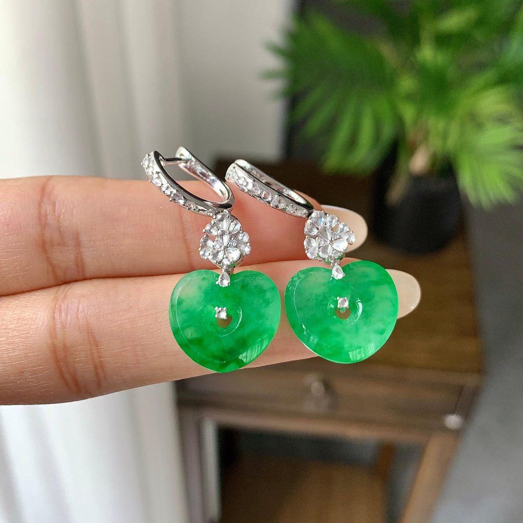 18K金钻镶糯冰种飘阳绿爱心耳坠（yc248200）