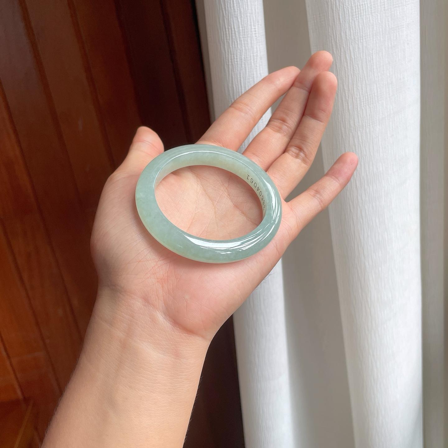 糯冰晴底翡翠平安镯（52mm）（yc249161）