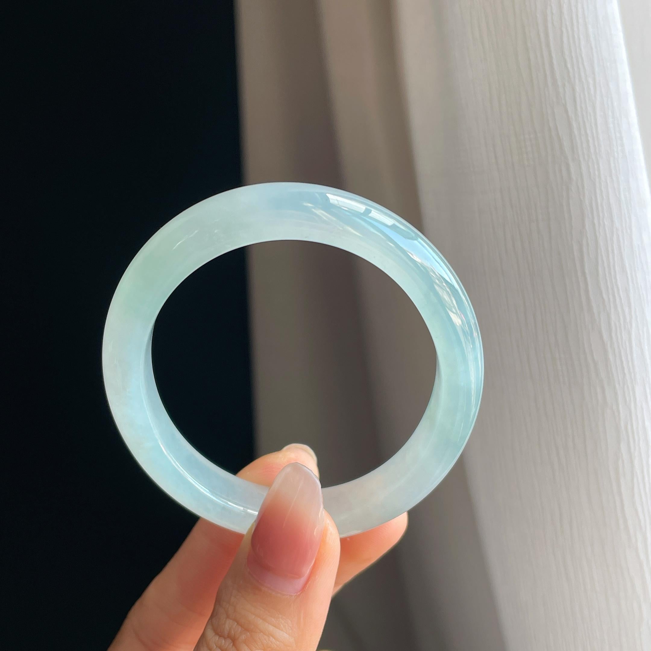冰种淡春彩翡翠贵妃镯（53mm）（yc316820）